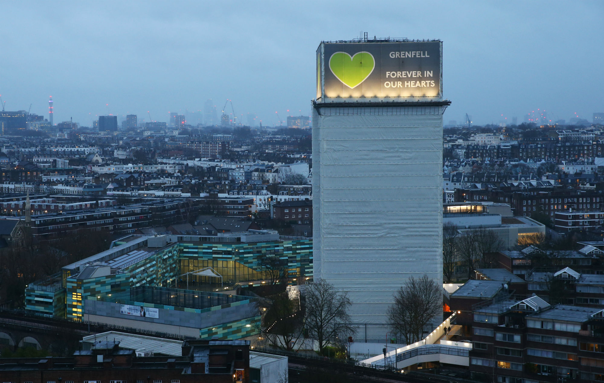 Steve McQueen dice que el nuevo documental sobre Grenfell "perturbará" a la gente