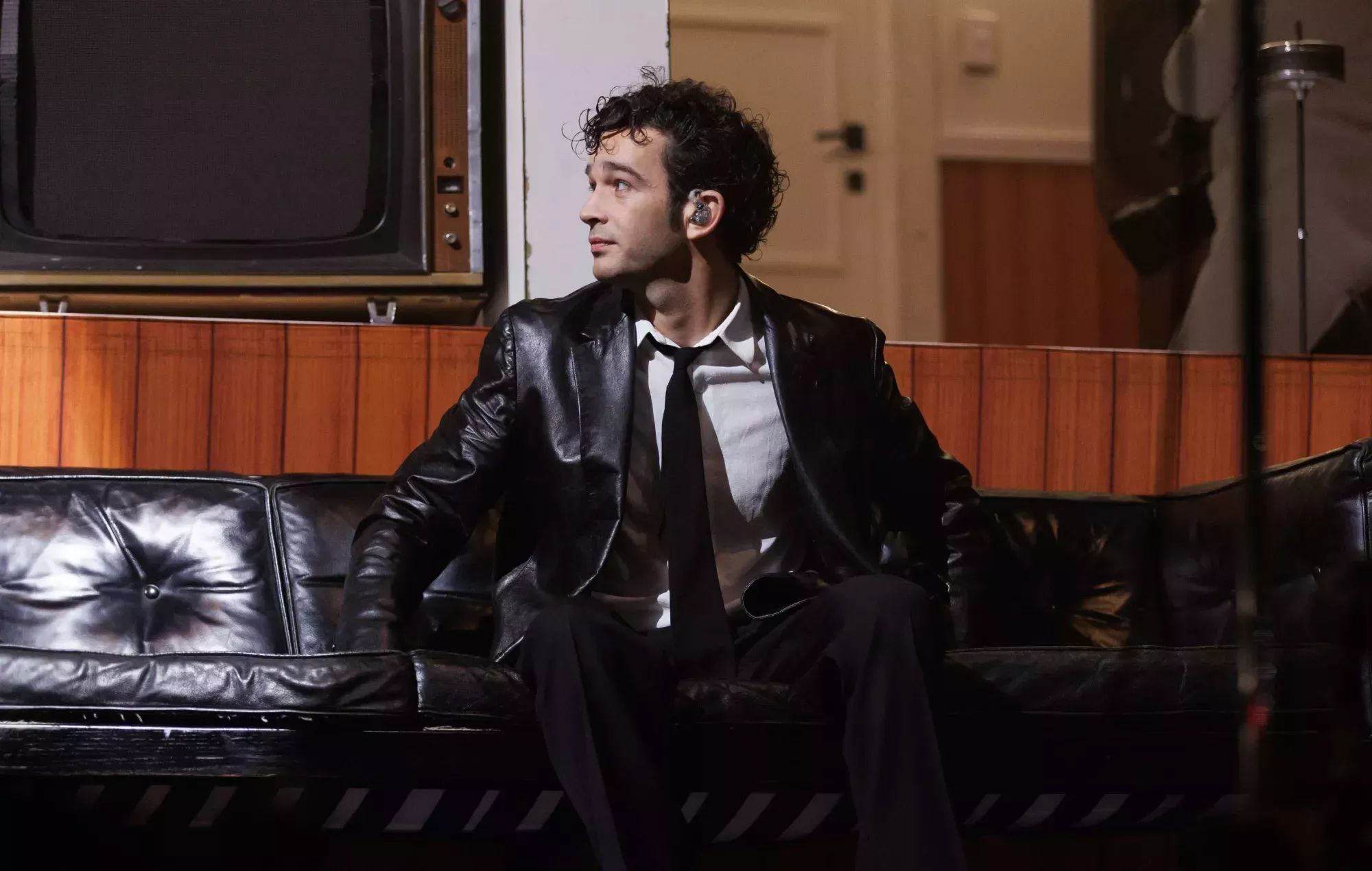 Vea las despreocupadas promos de 'SNL' de The 1975 con Jenna Ortega