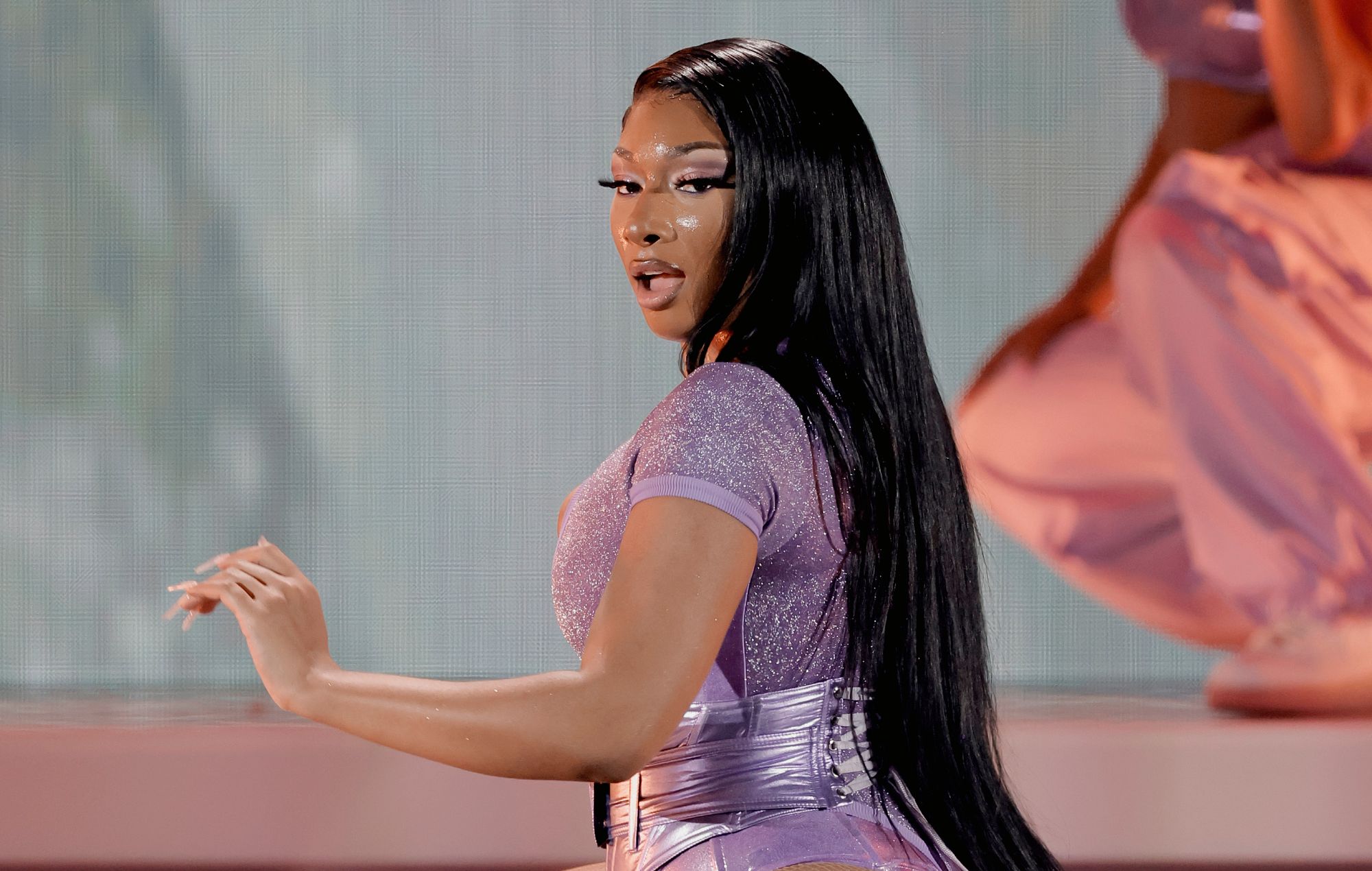 Acusan a un hombre de hacerse pasar por policía para entrar en el espectáculo de Megan Thee Stallion