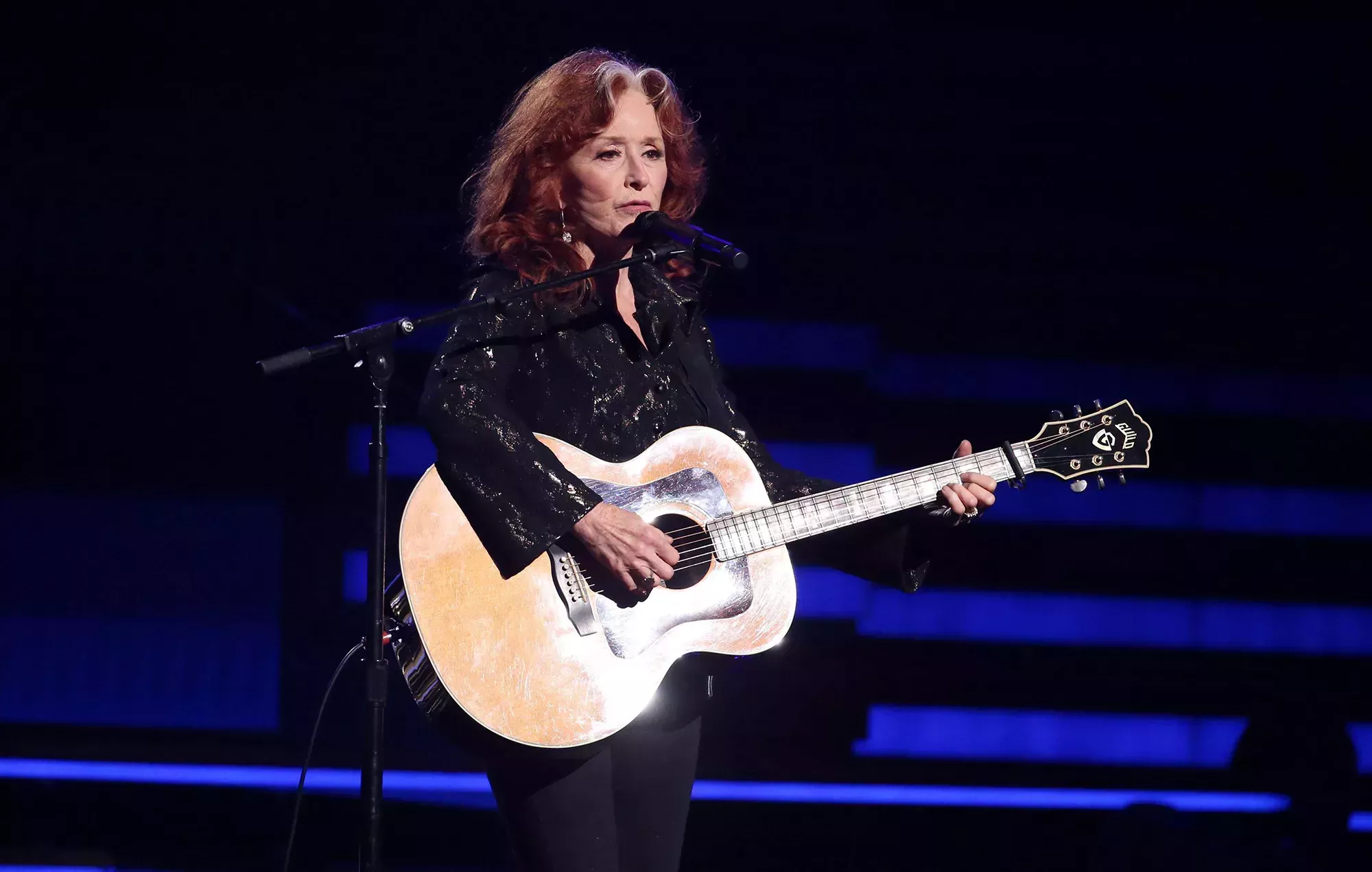 Bonnie Raitt cambia las fechas de su gira para someterse a una operación quirúrgica