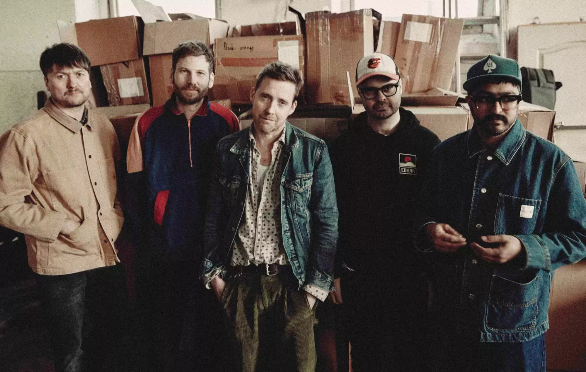 Kaiser Chiefs comparte su alegre nuevo single 