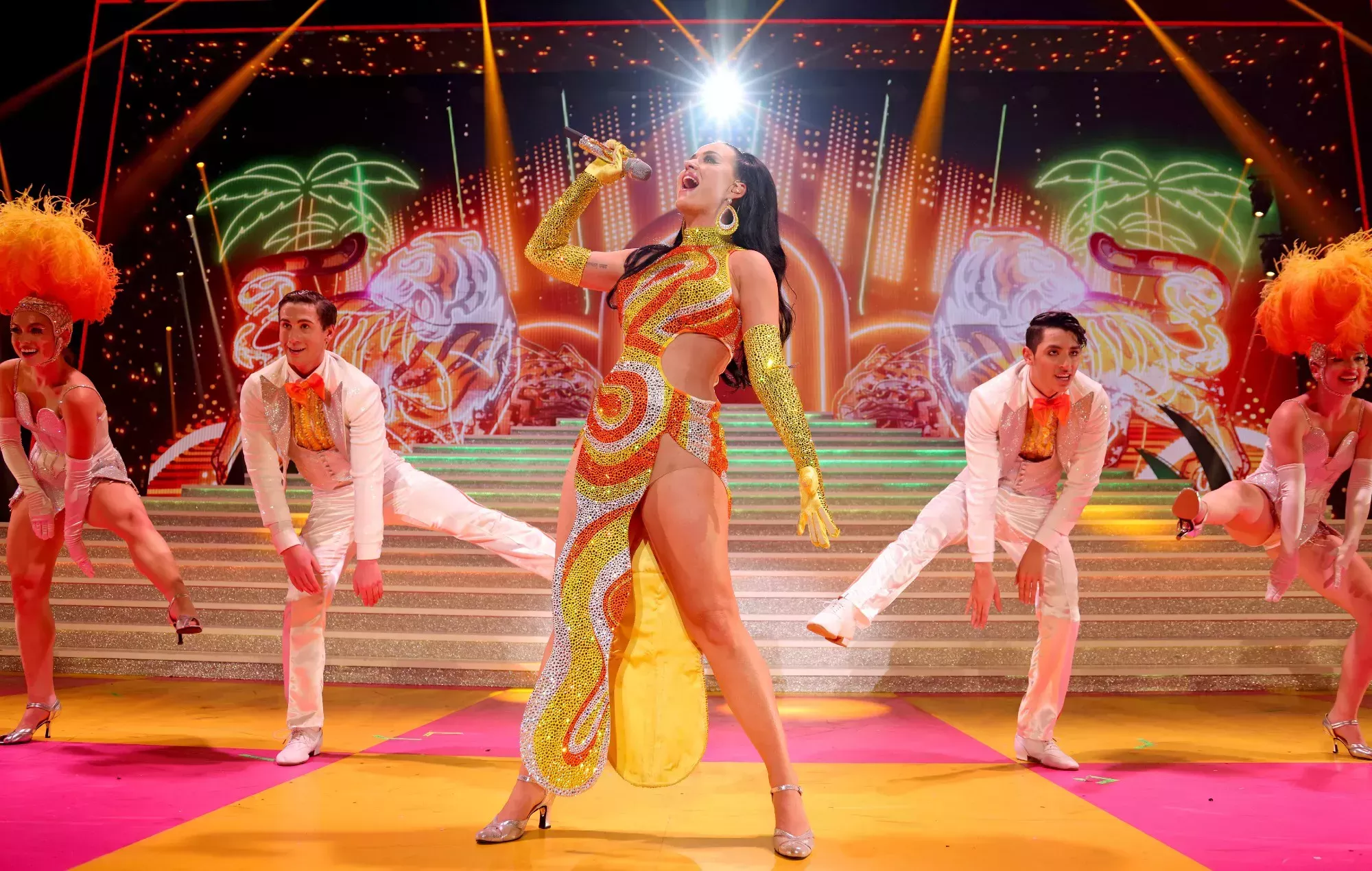 Katy Perry reta a North West a bailar en un concierto