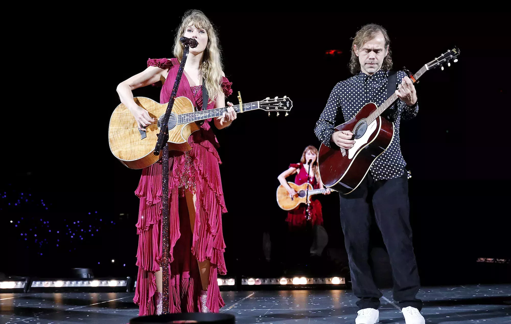 Taylor Swift se une a Aaron Dessner para el debut en directo de 'The Great War' en la gira 'Eras Tour' de Florida
