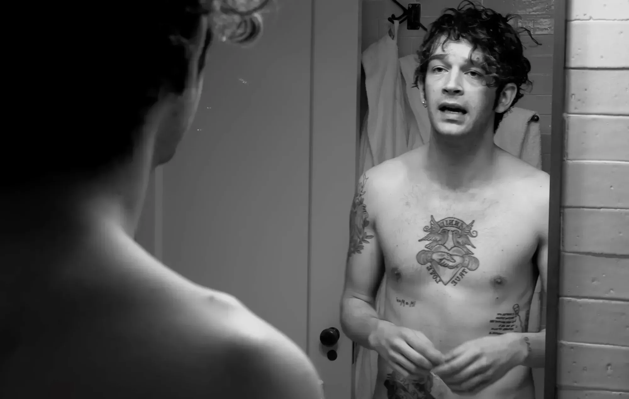 The 1975 comparte el segundo episodio de 'Una representación teatral de un momento íntimo'