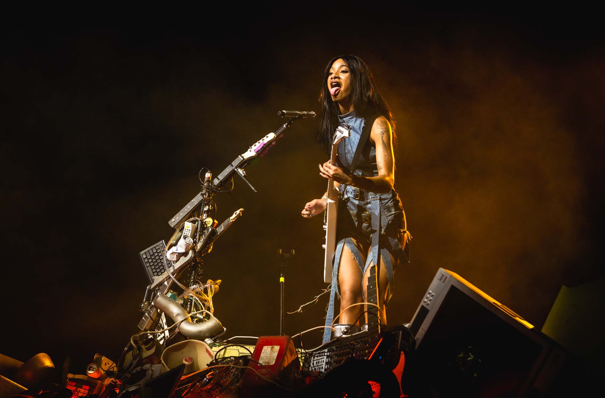 Will Smith "no podía parar de llorar" mientras veía el concierto de su hija WILLOW en Coachella