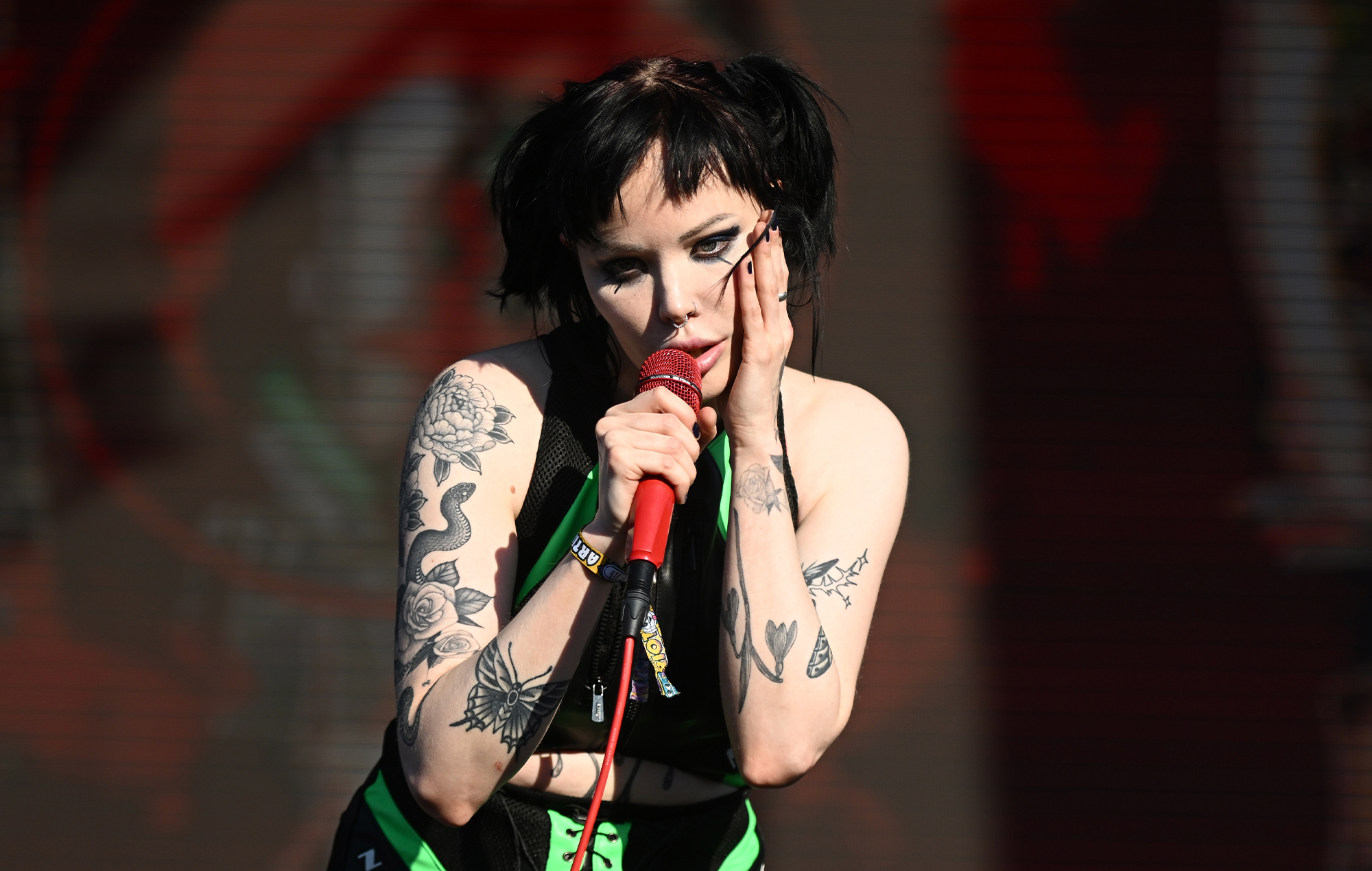 Alice Glass anuncia una versión de "Barbie Girl" de Aqua para la película "Barbie