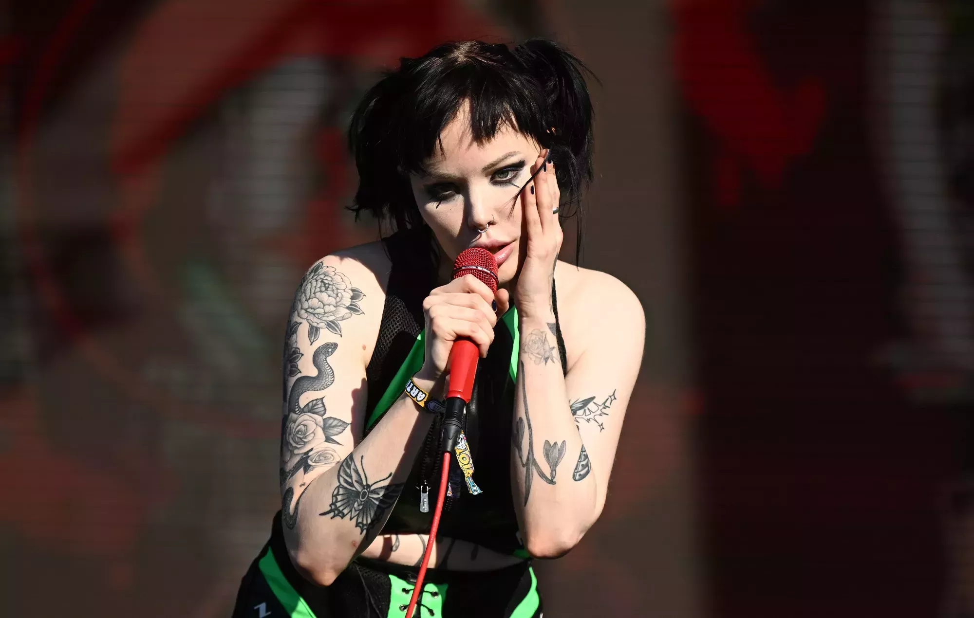 Alice Glass anuncia una versión de 