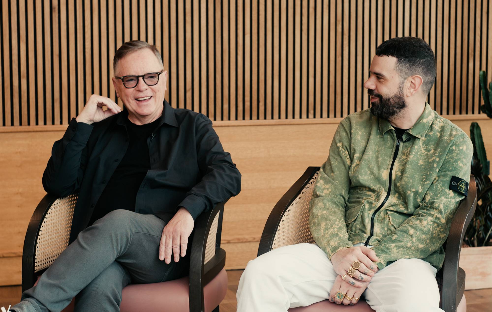 Bernard Sumner y Mella Dee, de New Order, hablan sobre "Riptide", la situación del mundo y lo que está por venir