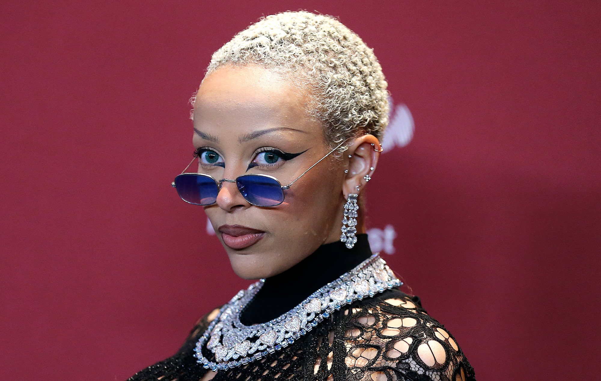 Doja Cat revela el título de su nuevo álbum y califica sus trabajos anteriores de "robos de dinero"