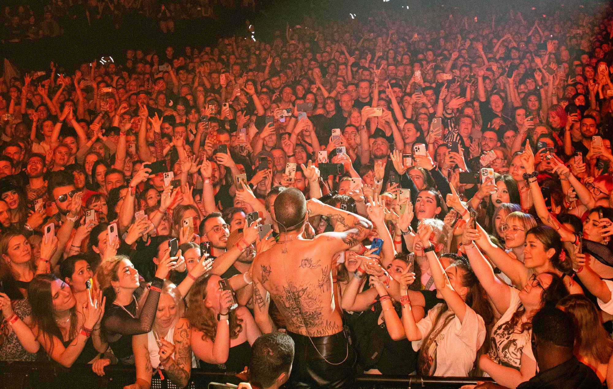 Echa un vistazo a las imágenes oficiales del épico concierto de Måneskin en el O2 de Londres.