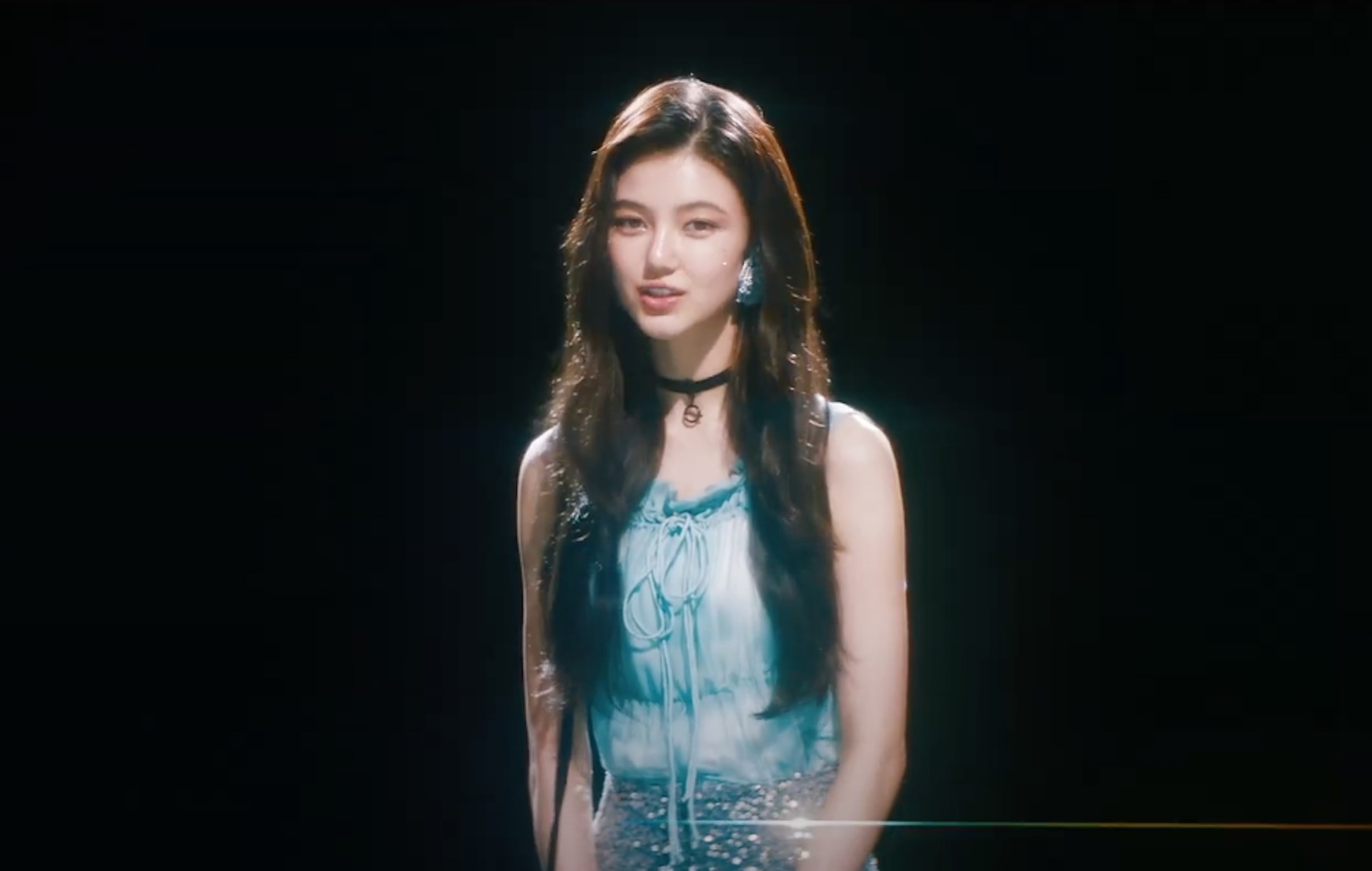 Escucha a Danielle, de NewJeans, cantar 'Part of Your World' para 'La Sirenita'