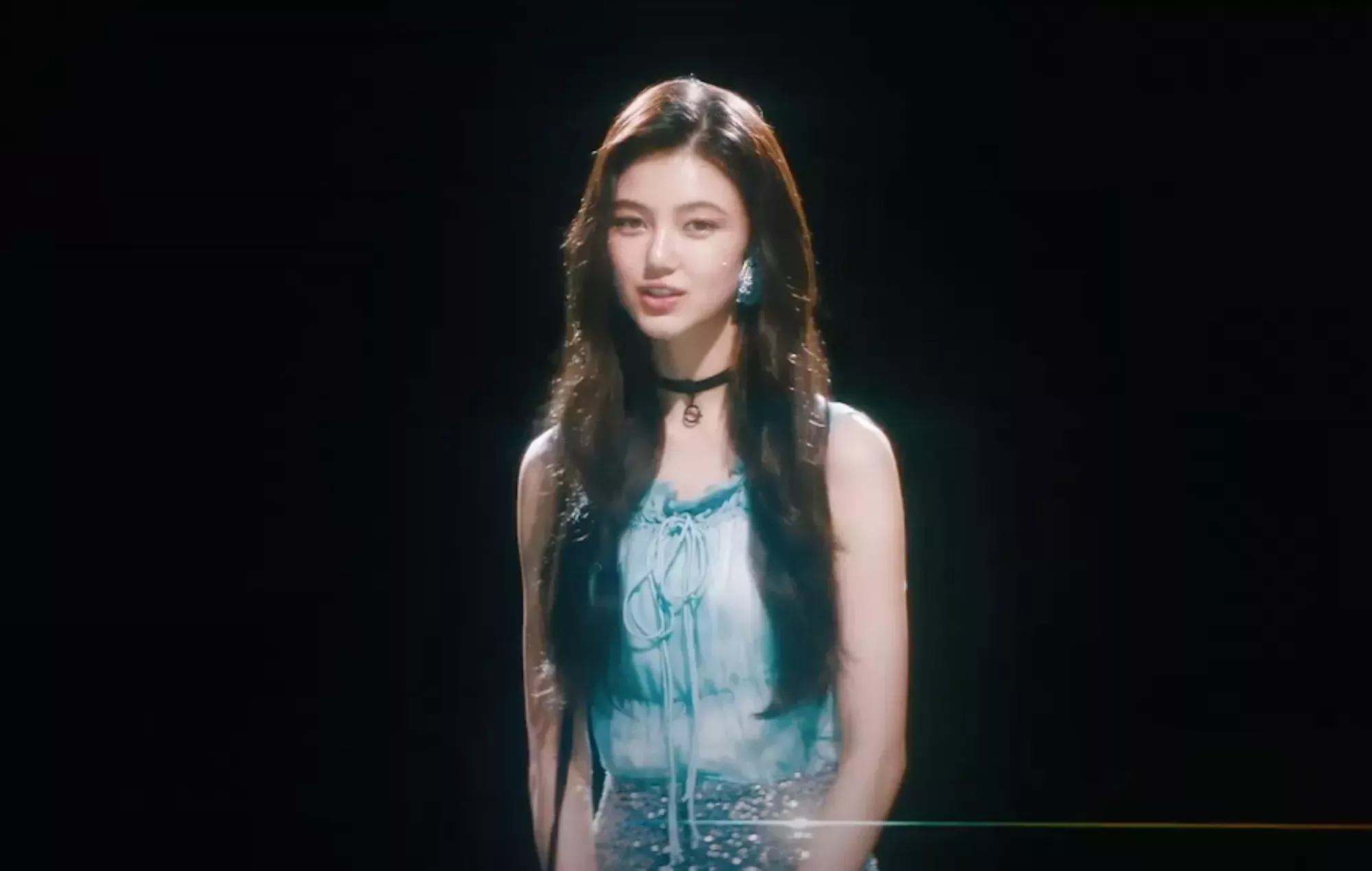 Escucha a Danielle, de NewJeans, cantar 'Part of Your World' para 'La Sirenita'