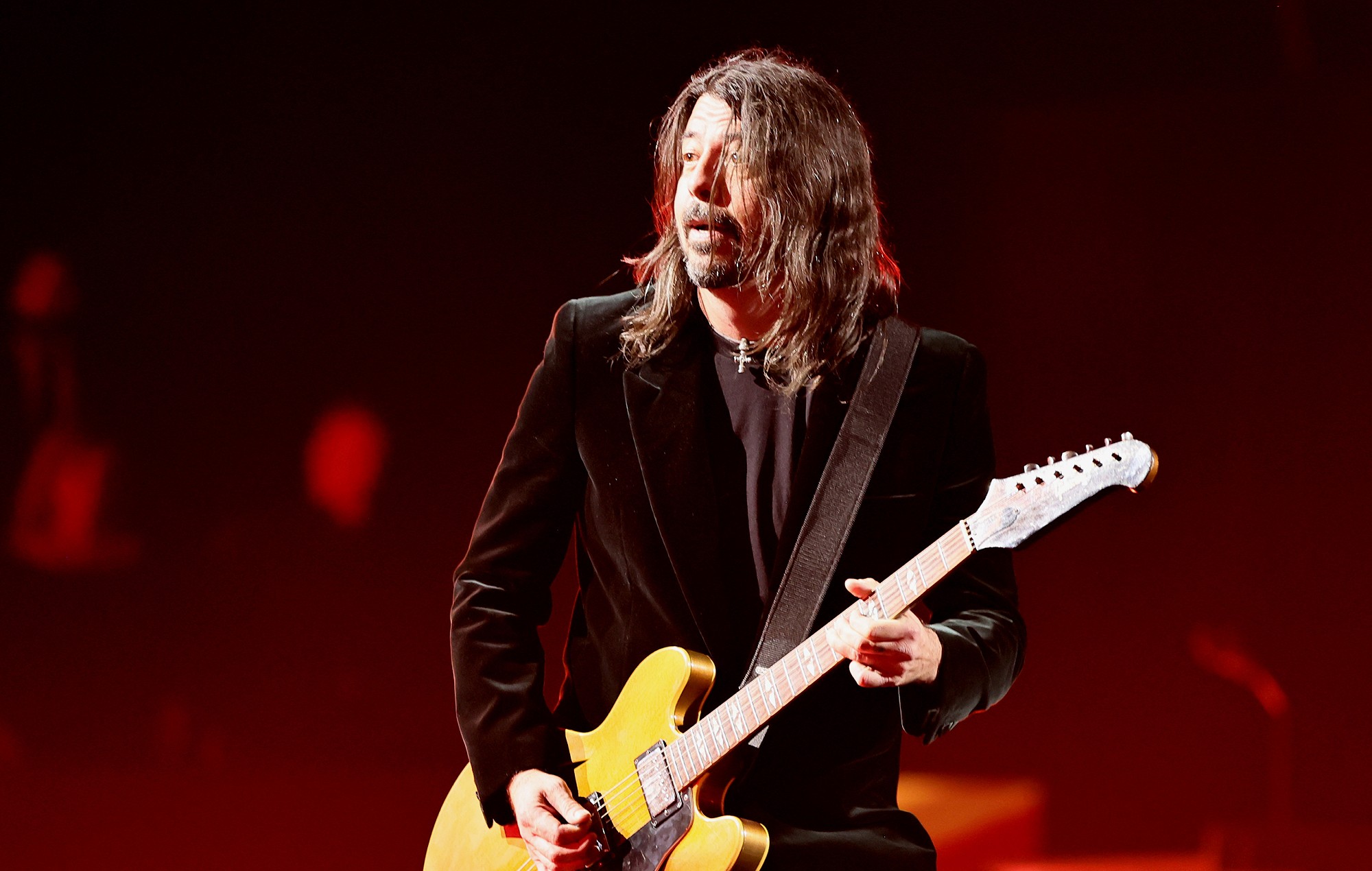 Escucha "The Teacher", el poderoso single de 10 minutos de Foo Fighters