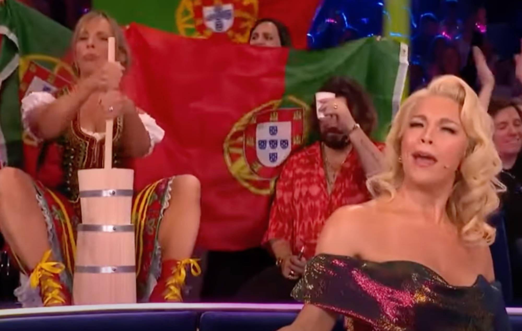 Eurovisión 2023: Los fans reaccionan ante la "increíble" interpretación de Mel Giedroyc como lechera polaca en un guiño al certamen de 2014