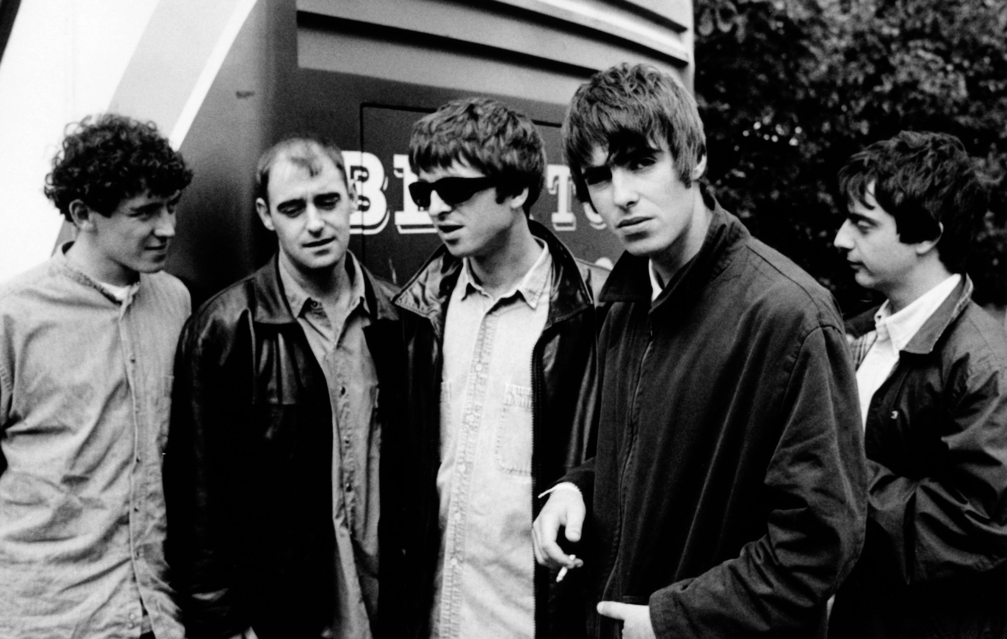 Liam Gallagher responde a Noel llamándole "cobarde" por la reunión de Oasis
