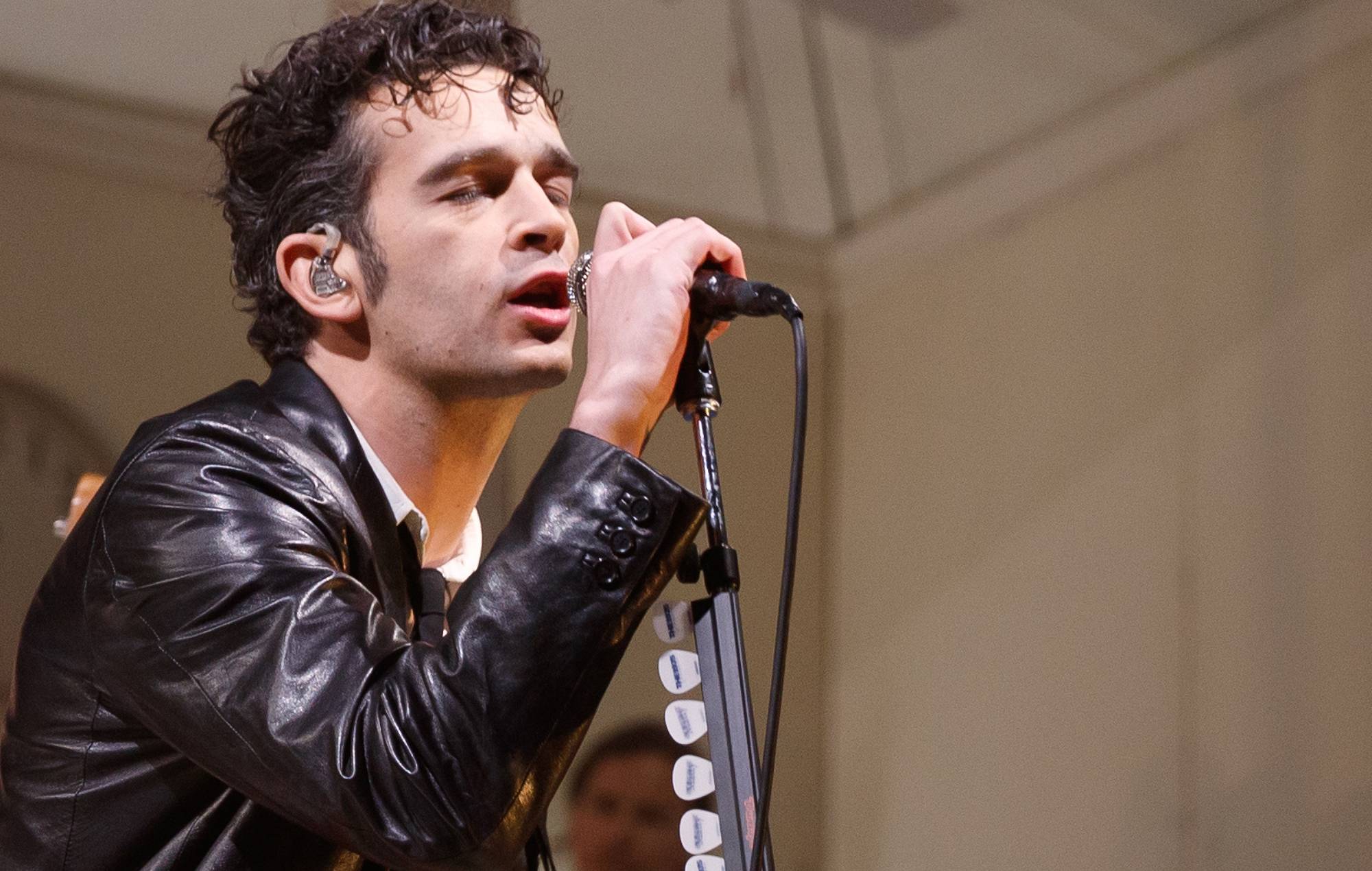 Matty Healy dice que la polémica del podcast "en realidad no importa"