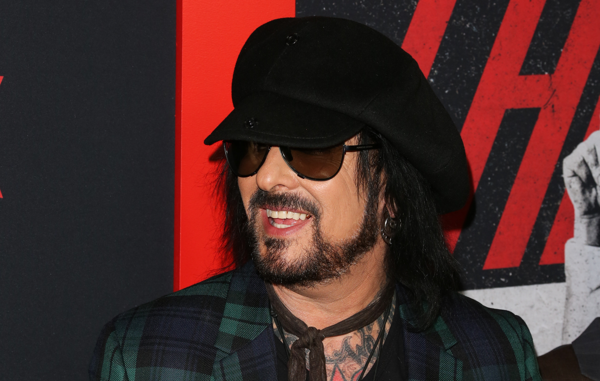 Nikki Sixx pone al día sobre el nuevo disco de Mötley Crüe diciendo que está "oficialmente hecho"
