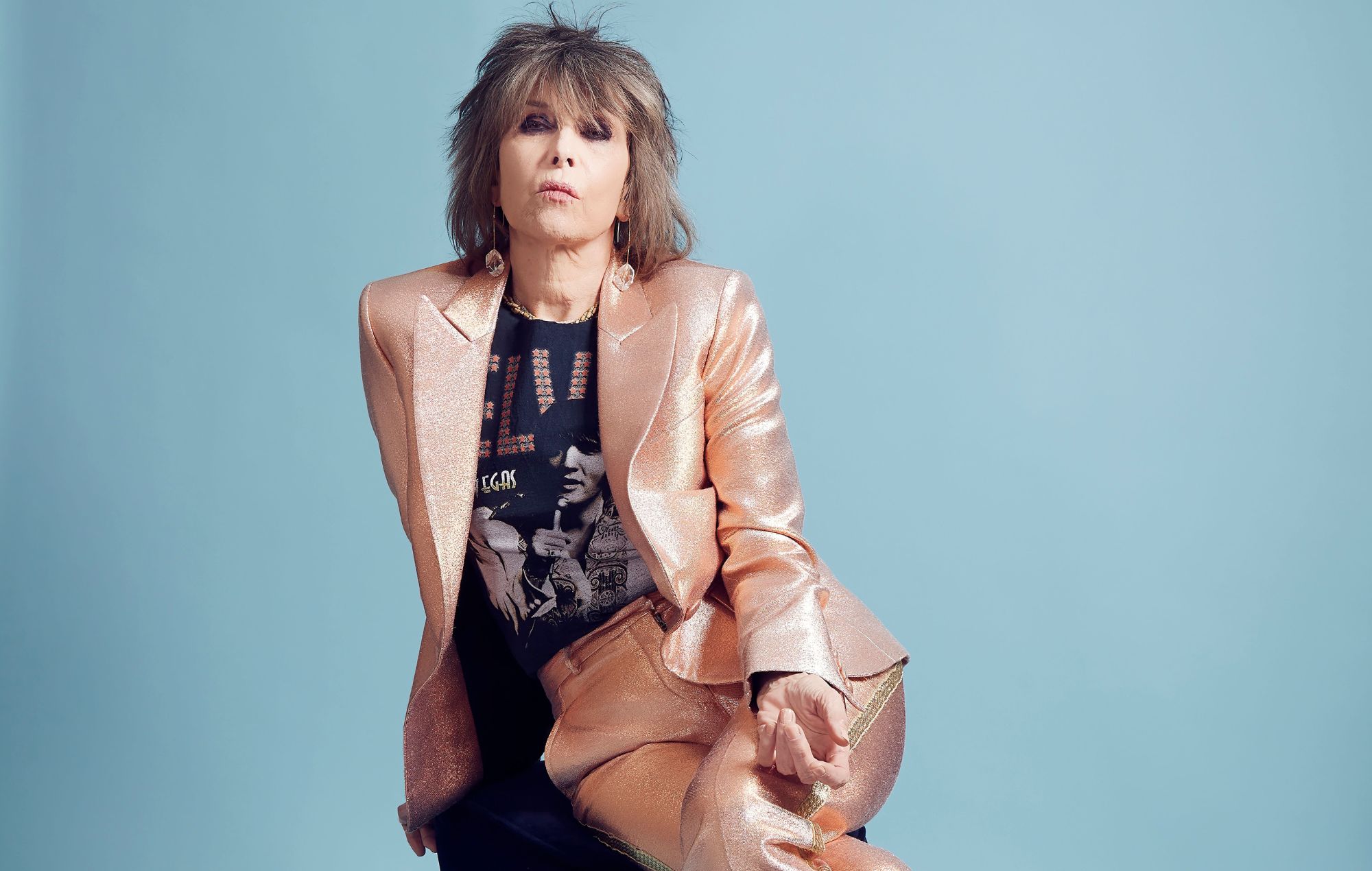 Pretenders comparte su nostálgico nuevo single, 'Let The Sun Come In'