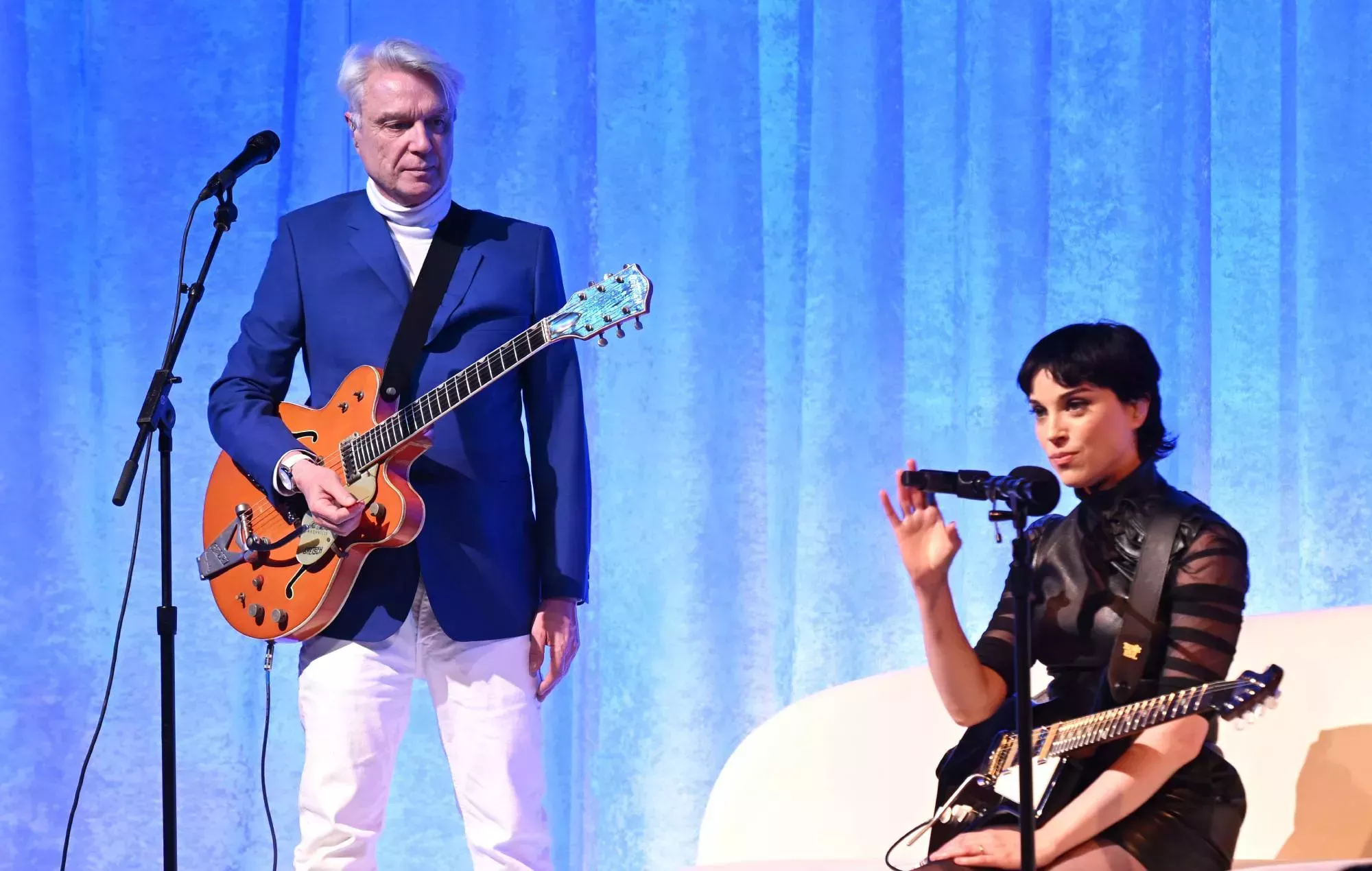 St Vincent y David Byrne versionan 'Chemical Love' de Stevie Wonder