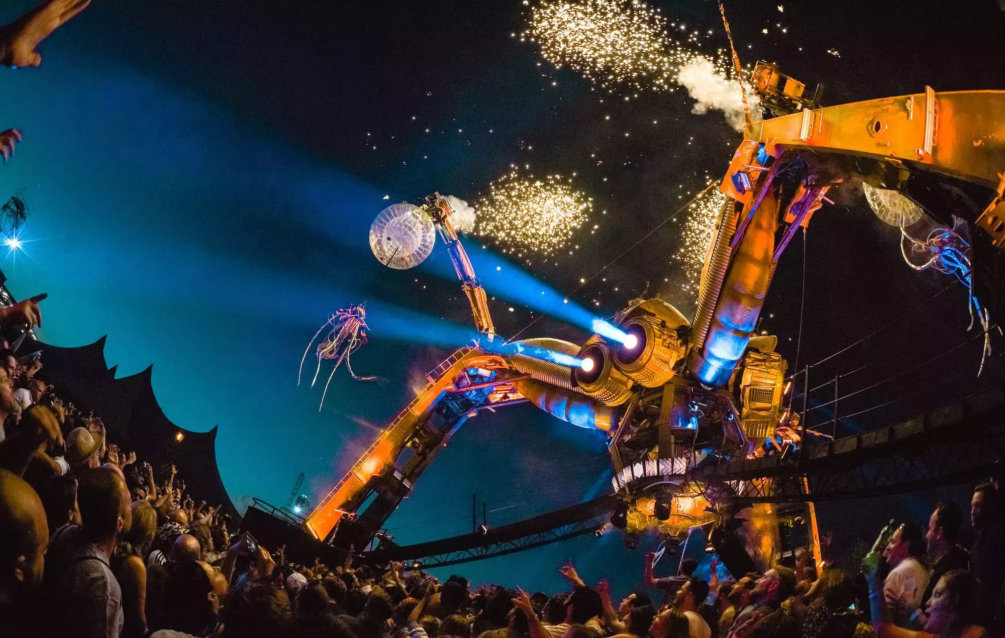 The Chemical Brothers confirmados para Glastonbury mientras Arcadia desvela su cartel