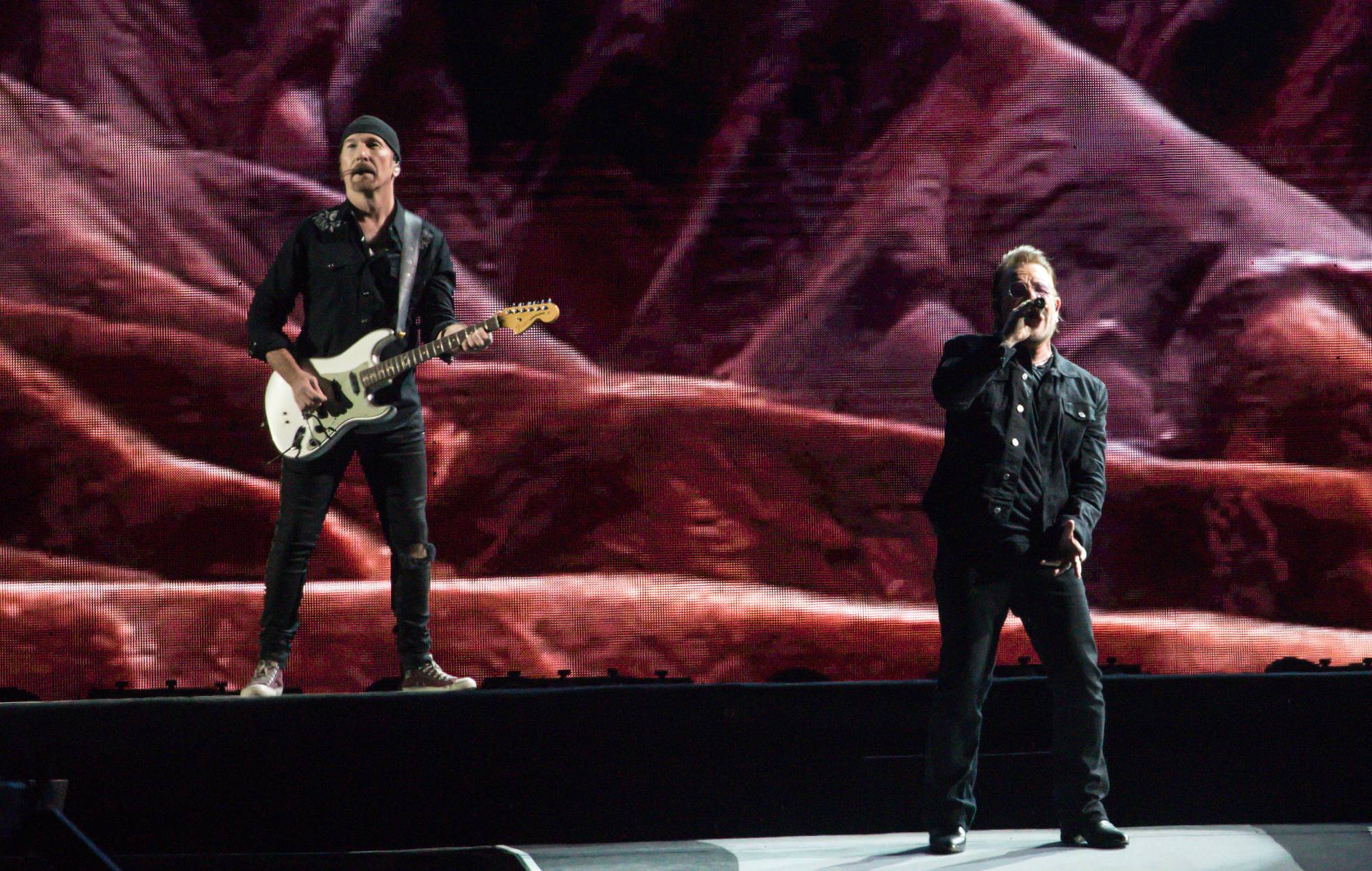 U2 tiene "un montón de buen material en preparación", dice The Edge