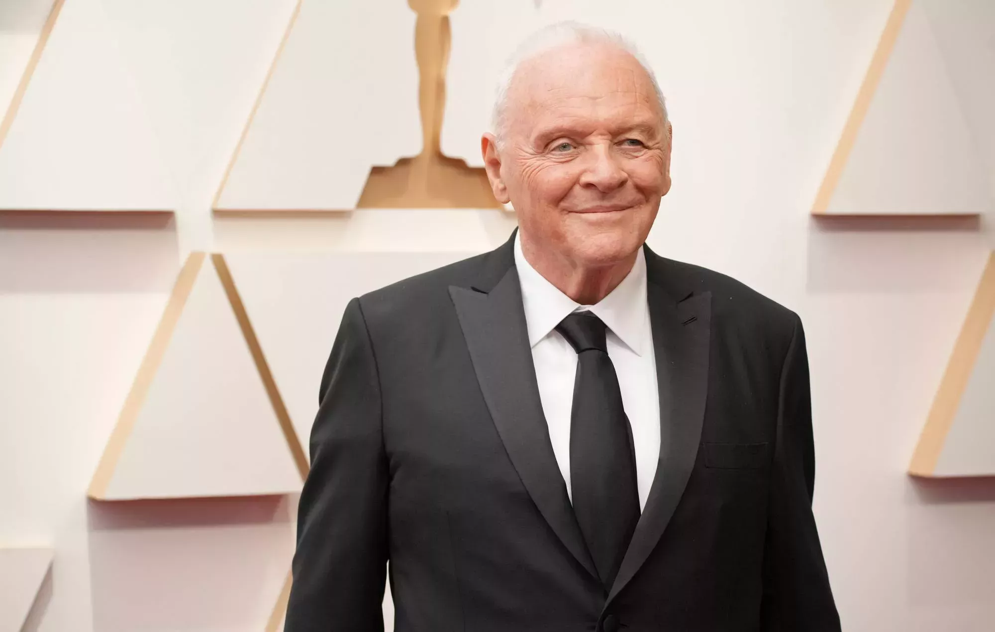Anthony Hopkins dice que la actuación en pantalla verde de Marvel fue 