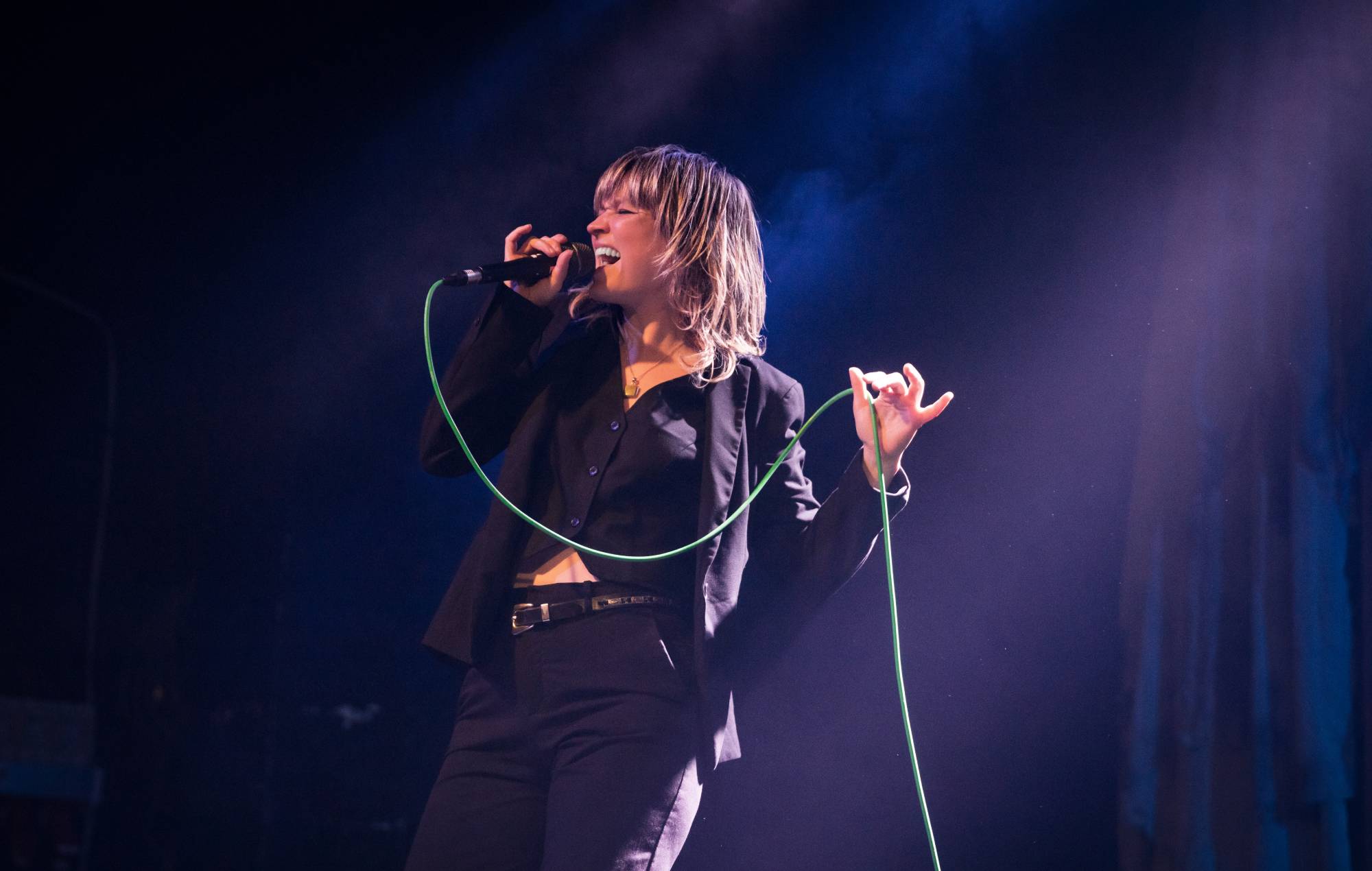 Billy Bragg comparte su apoyo al "brillante" Billy Nomates tras el abuso en línea