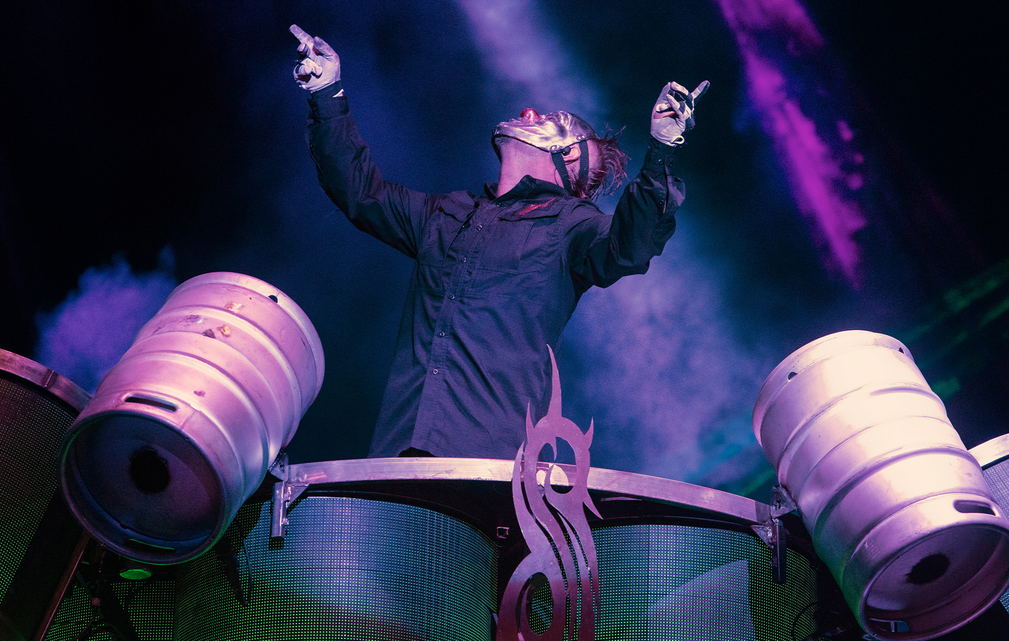 Clown, de Slipknot, vuelve a abandonar los conciertos de la gira por la "situación médica" de su mujer