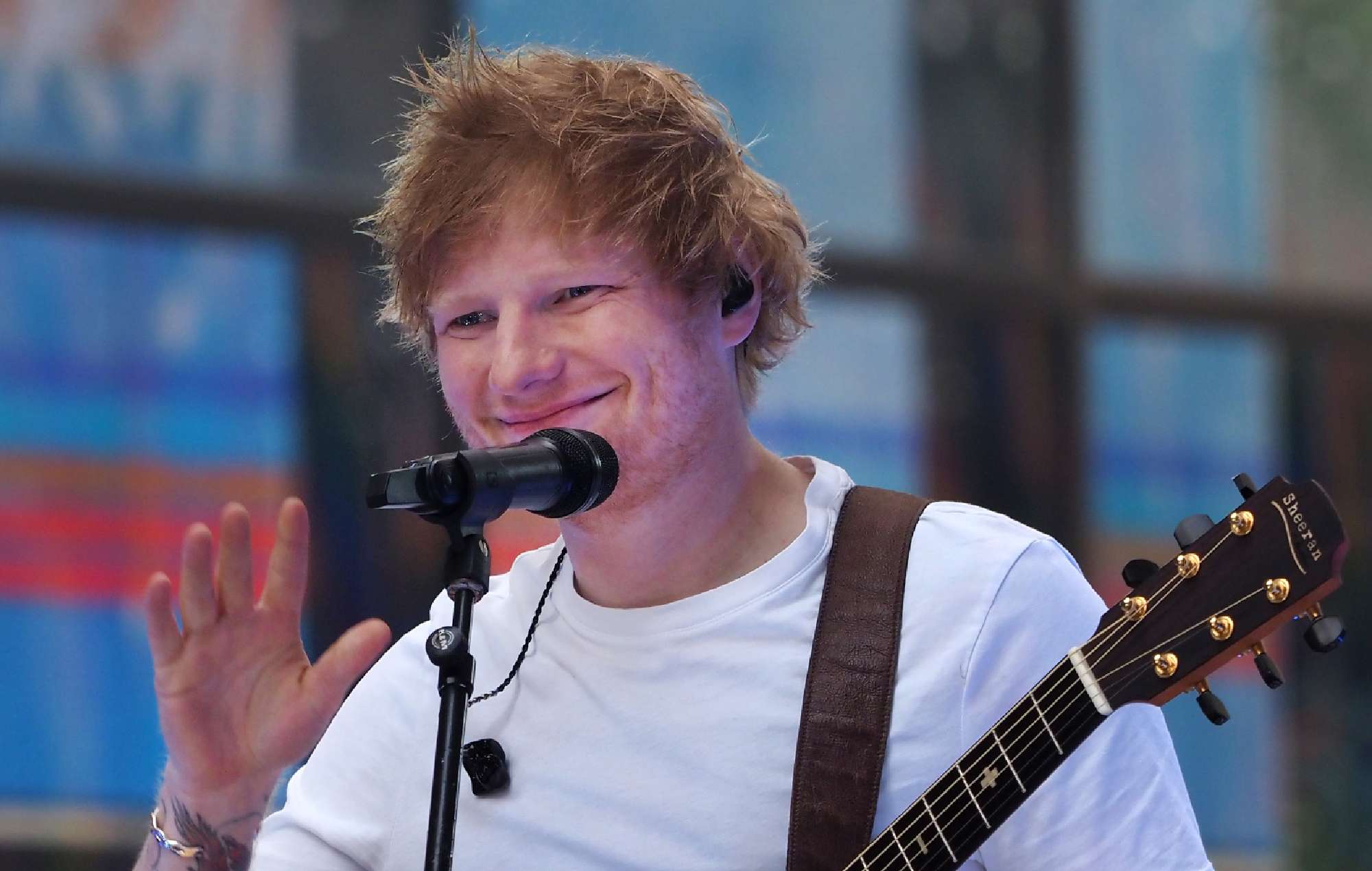 Ed Sheeran abre su propio concierto mientras Khalid se recupera de un accidente de coche