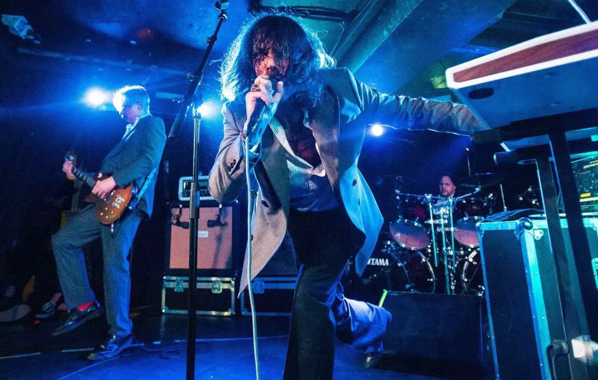 Empire State Bastard atrapa a Dave Lombardo y lo lleva a Greggs y Lidl