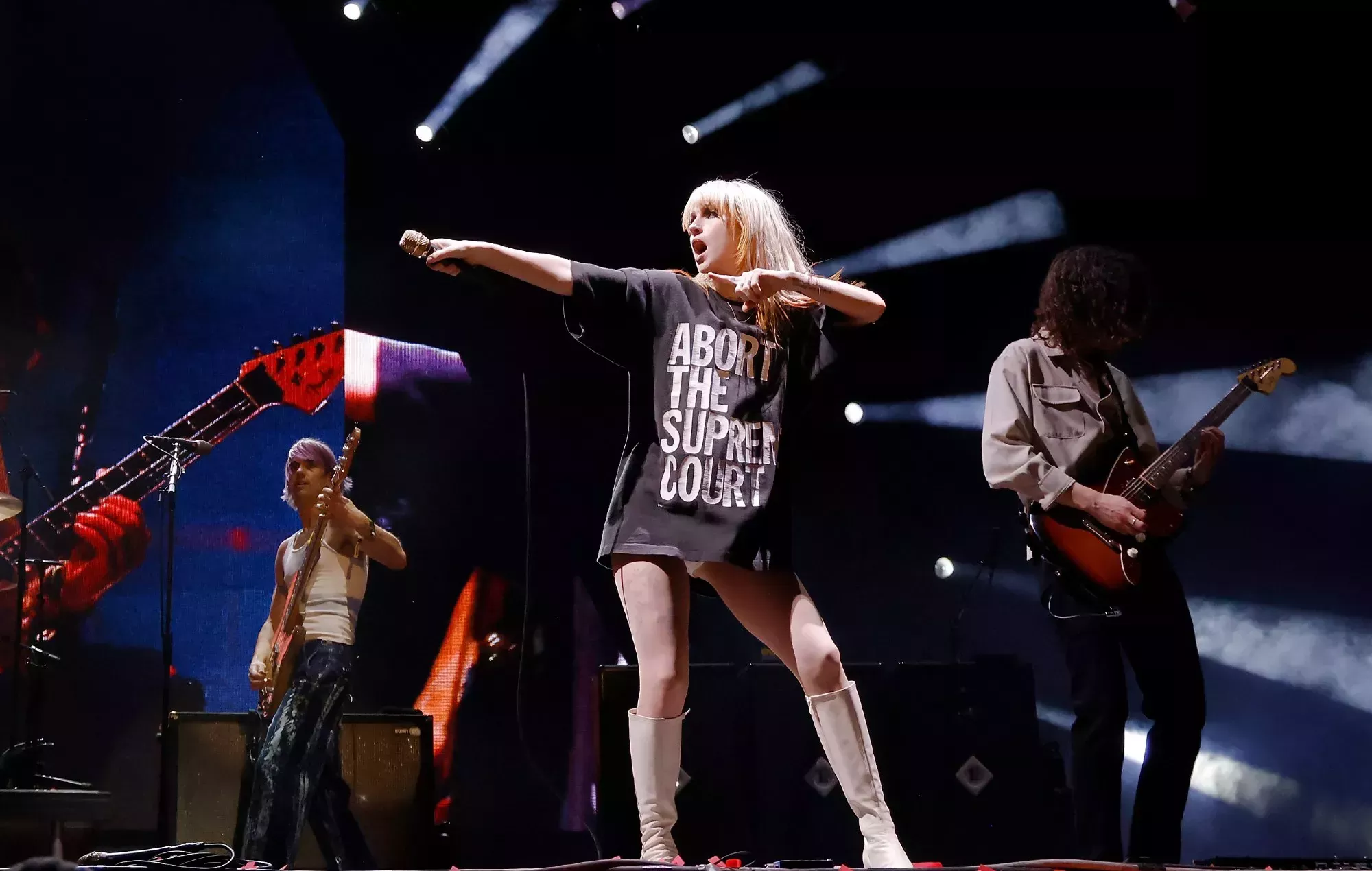 Hayley Williams se disculpa tras expulsar a dos fans del concierto de Paramore