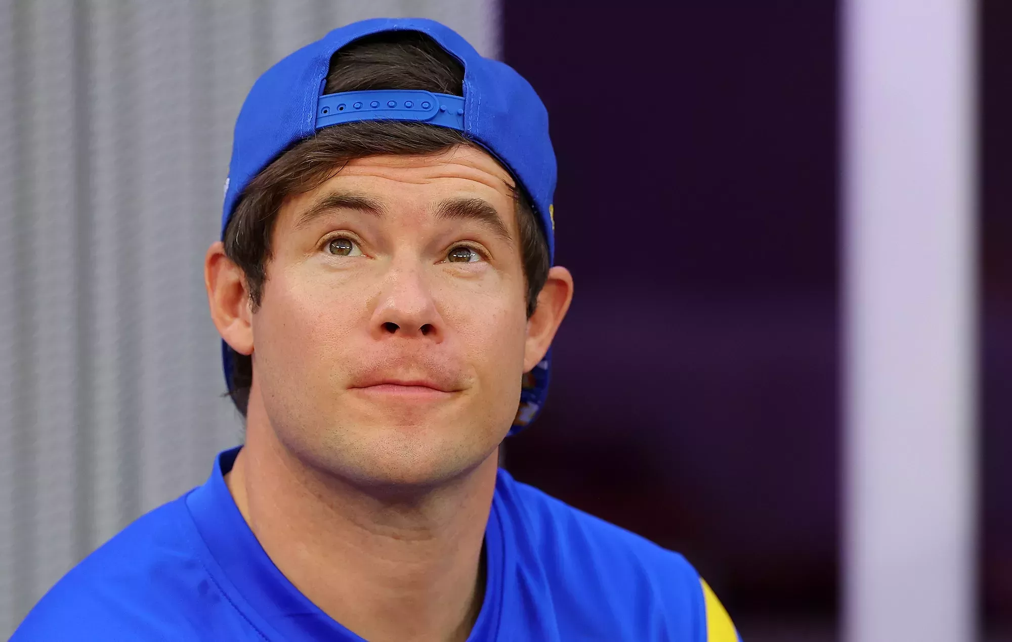 La estrella de 'Modern Family' Adam DeVine dice que un hombre fue 