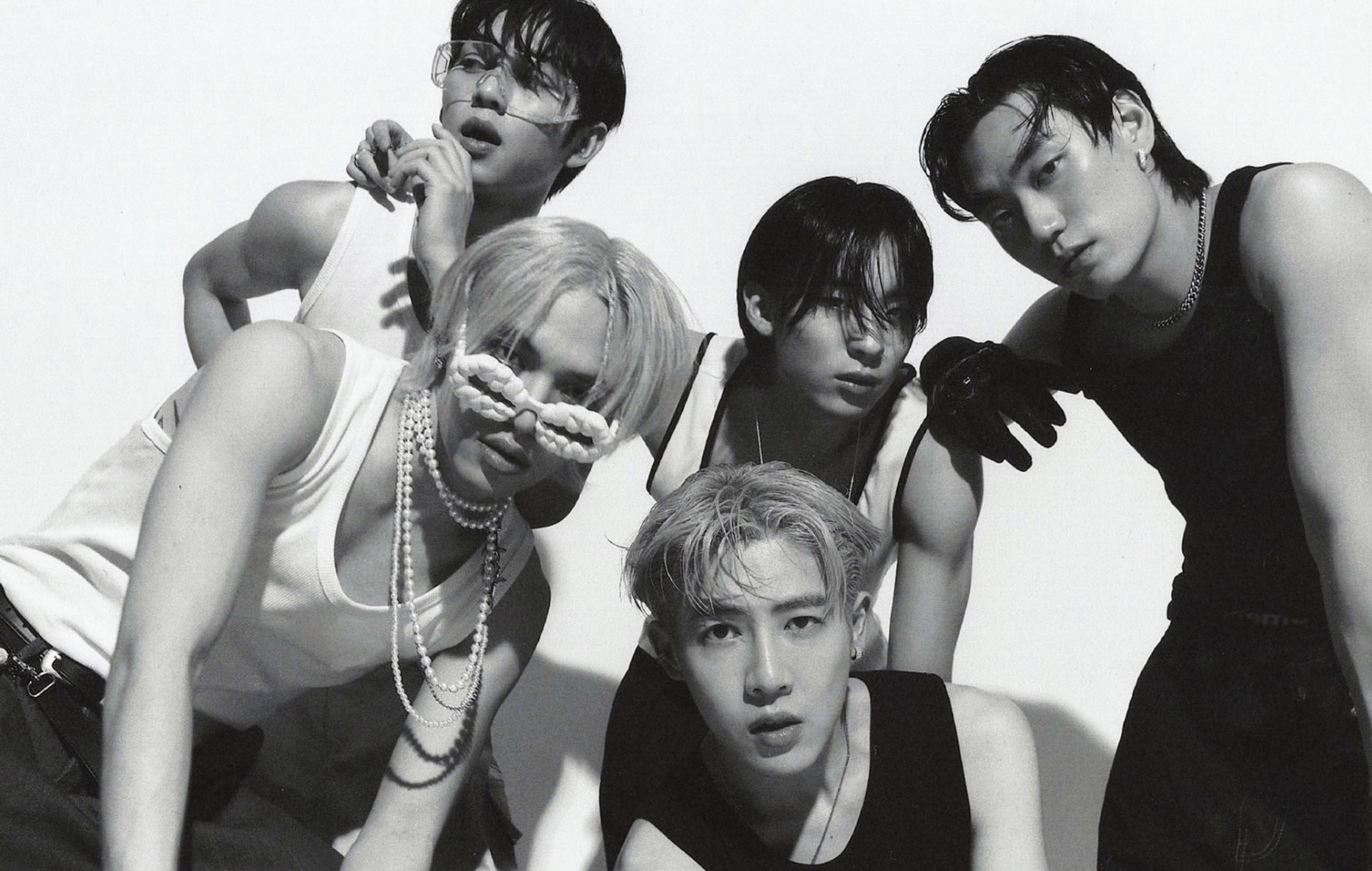 La nueva boyband PLAN B presenta el misterioso vídeo musical de "Halli-Galli