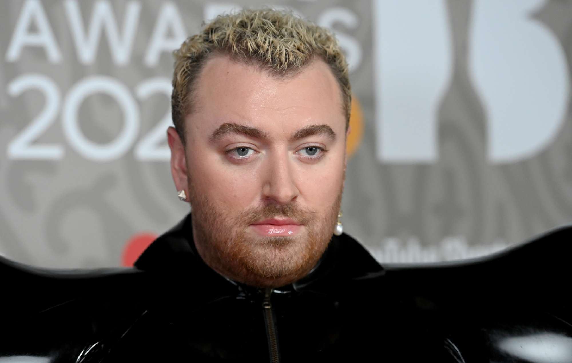 Las cuerdas vocales de Sam Smith "se están curando" tras cancelar sus conciertos
