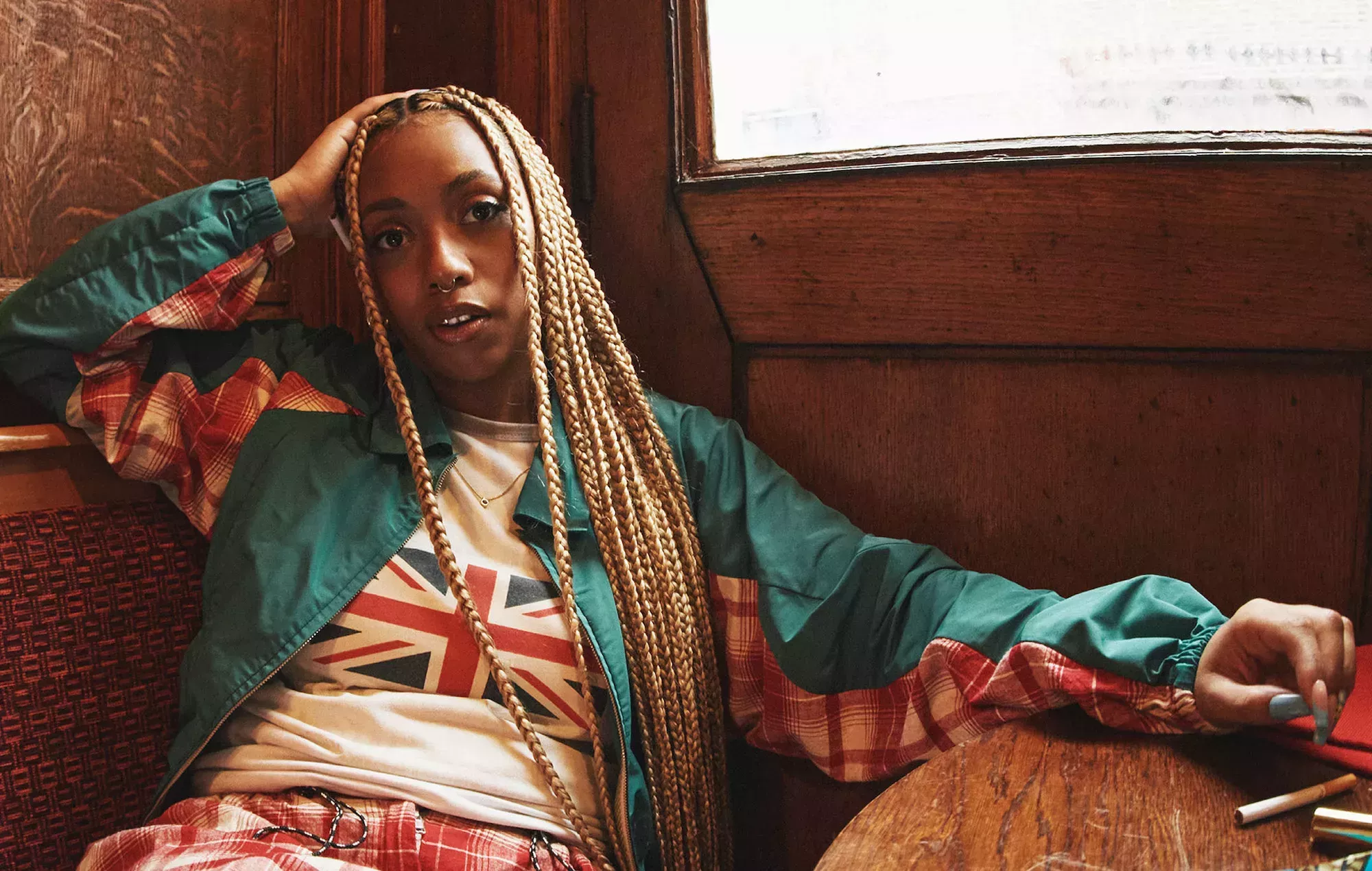 Nia Archives da la vuelta a 'Heads Will Roll' en su