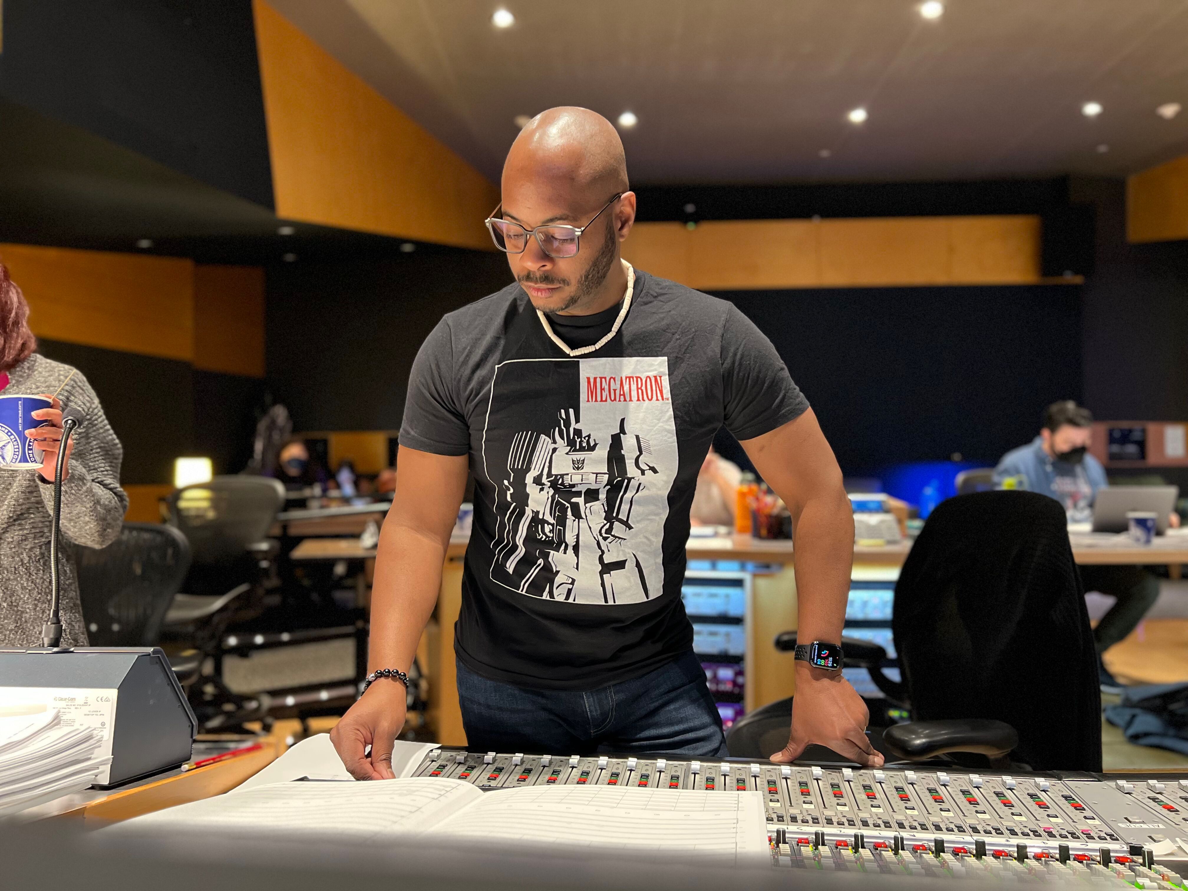 

	
		Por qué el compositor de "El origen de las bestias" ha dedicado dos años a componer el revolucionario regreso de "Transformers
	
	