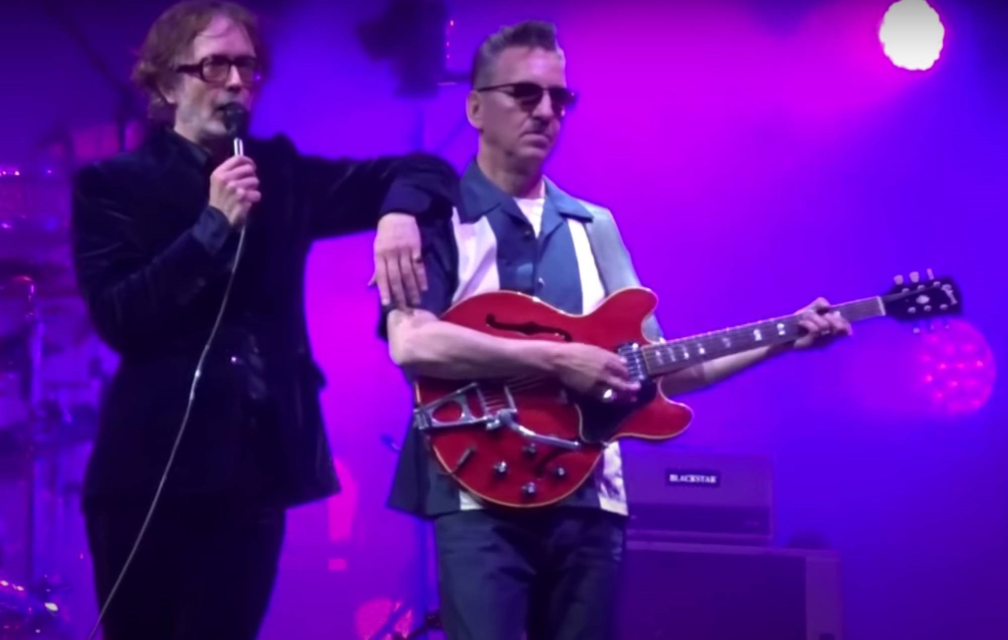 Pulp interpreta "Common People" con Richard Hawley en Dublín