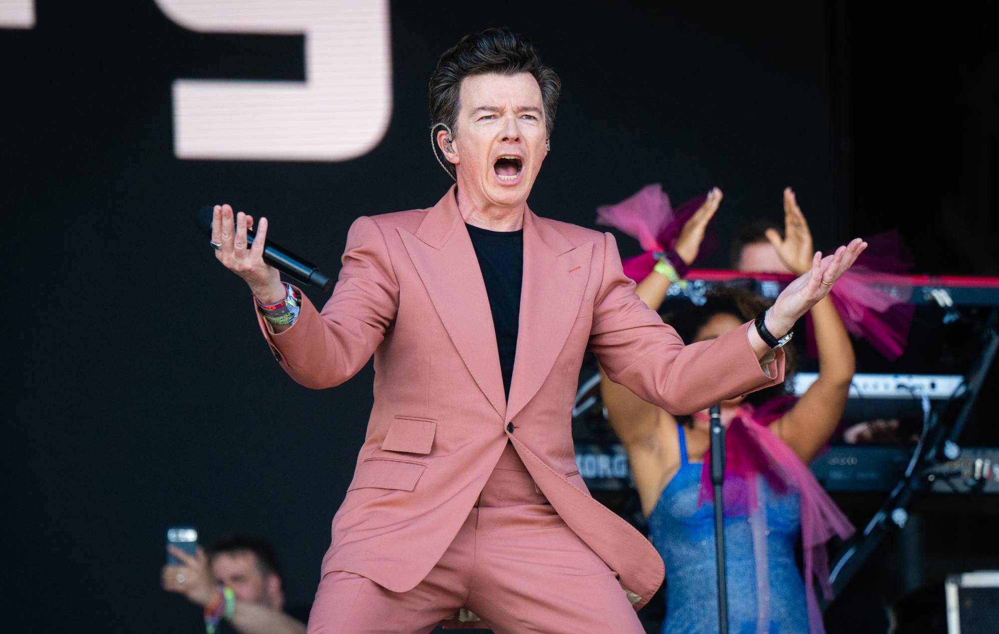 Rick Astley versiona 'As It Was' de Harry Styles en Glastonbury 2023