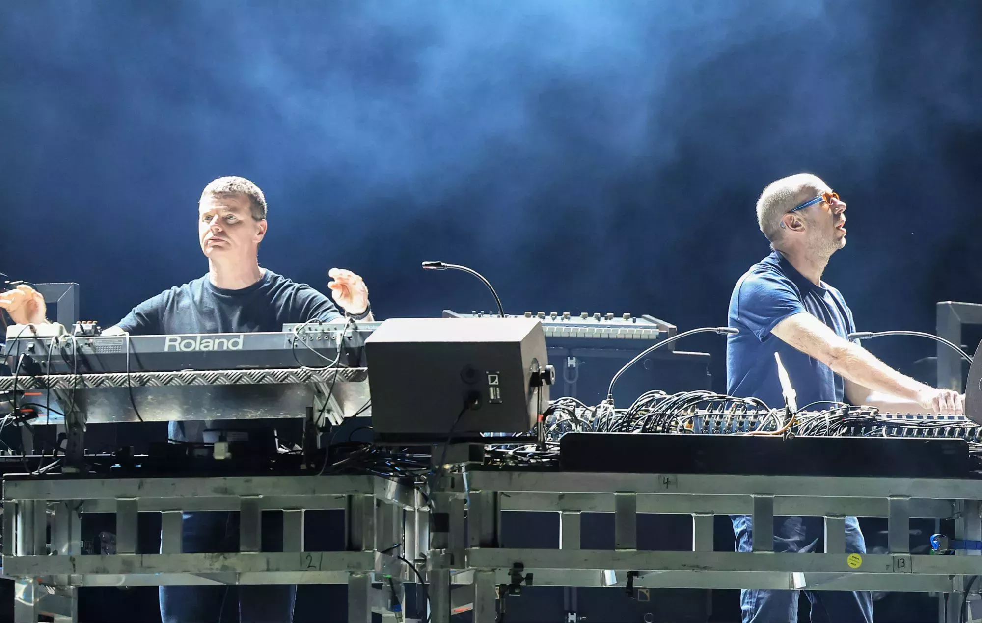 The Chemical Brothers comparte el single 'Live Again' y anuncia su nuevo libro 'Paused In Cosmic Reflection'