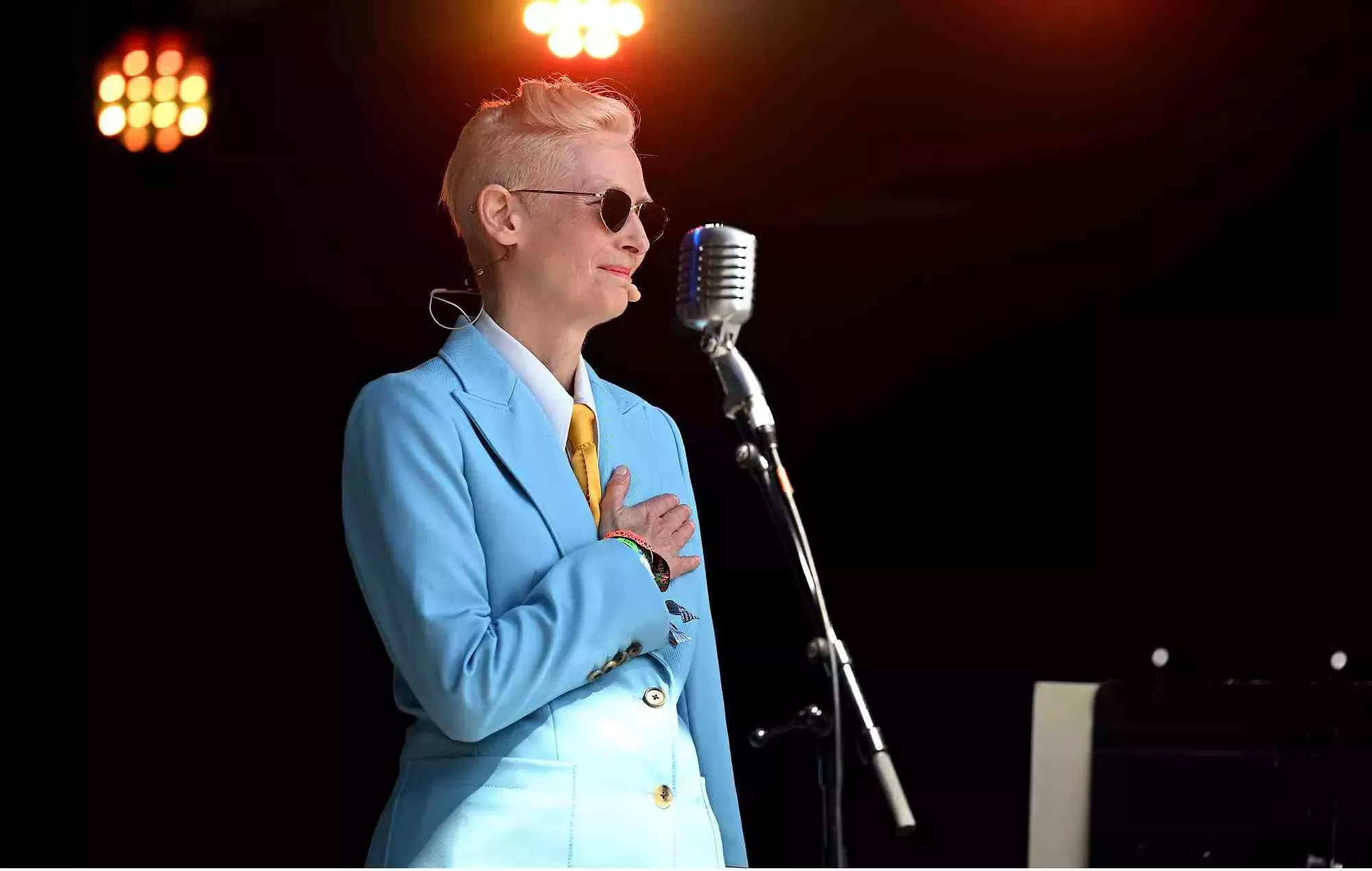 Vea a Tilda Swinton junto a Max Richter en Glastonbury 2023