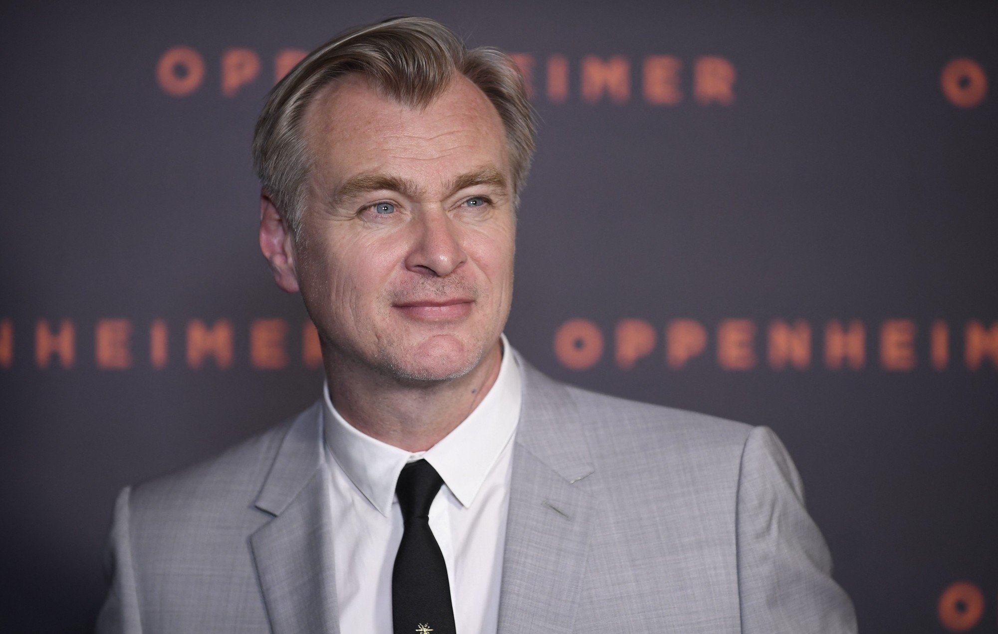 Christopher Nolan dice que sería "un privilegio increíble" dirigir una película de James Bond