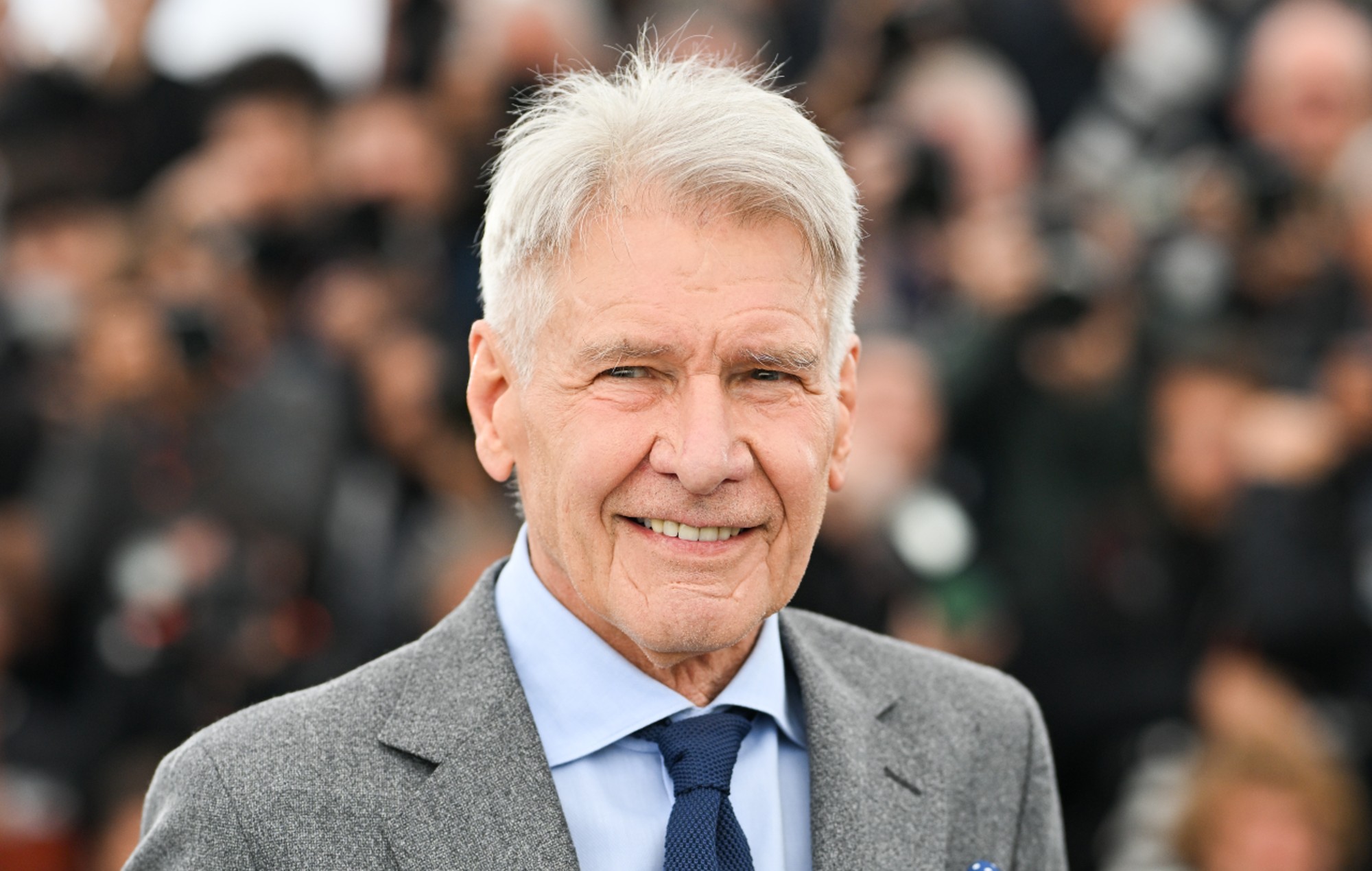 El doble de Harrison Ford se prende fuego en la huelga de actores