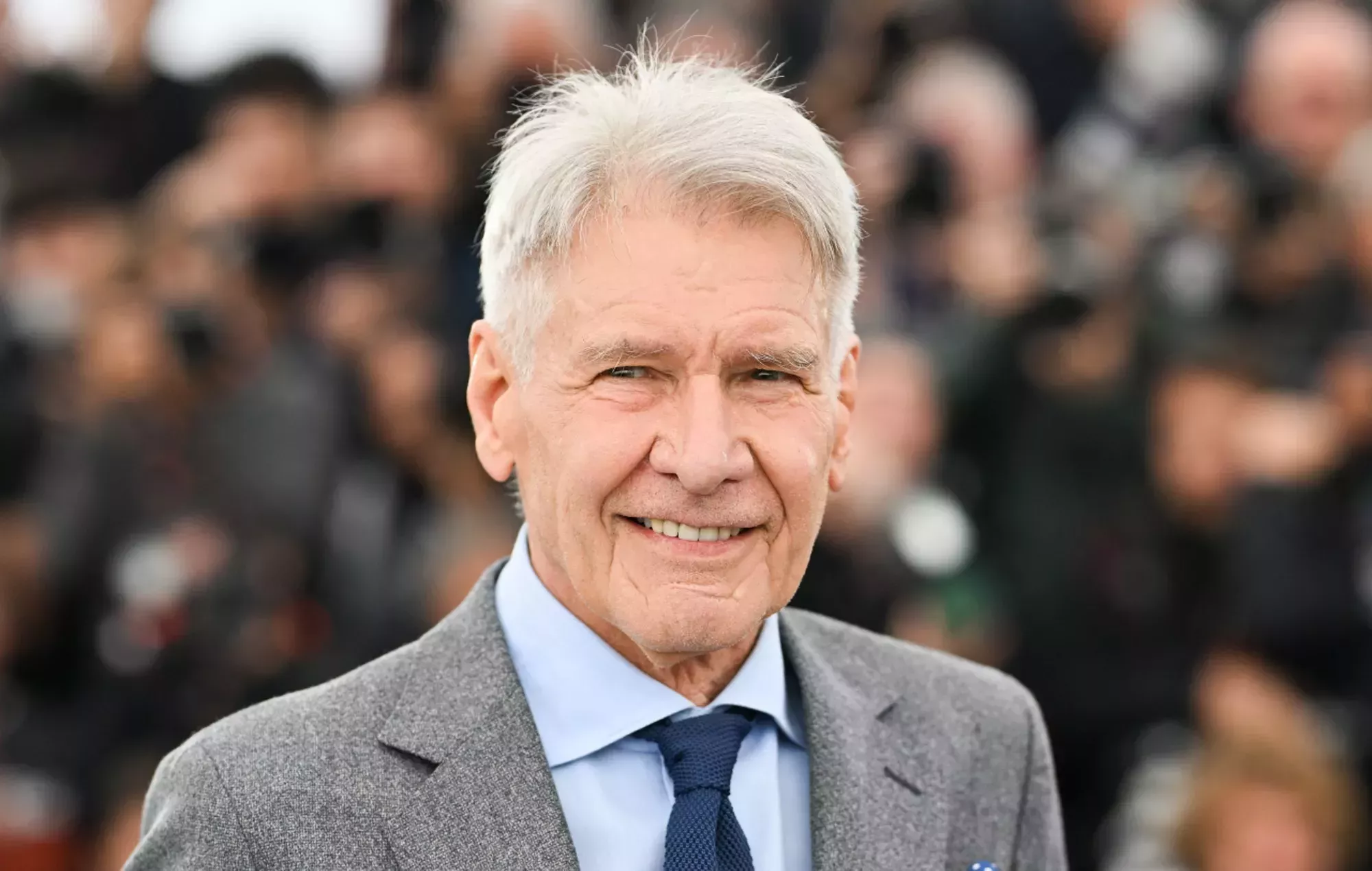 El doble de Harrison Ford se prende fuego en la huelga de actores