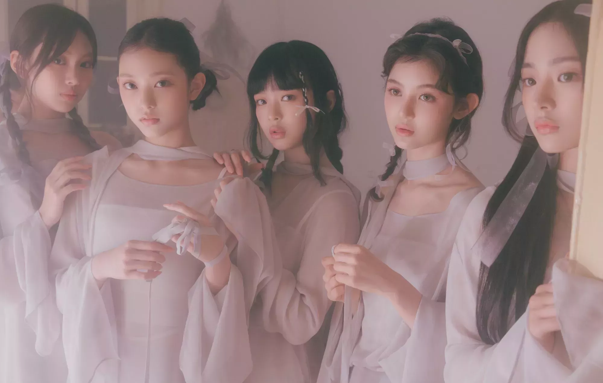 Escucha un adelanto de la próxima canción de NewJeans 