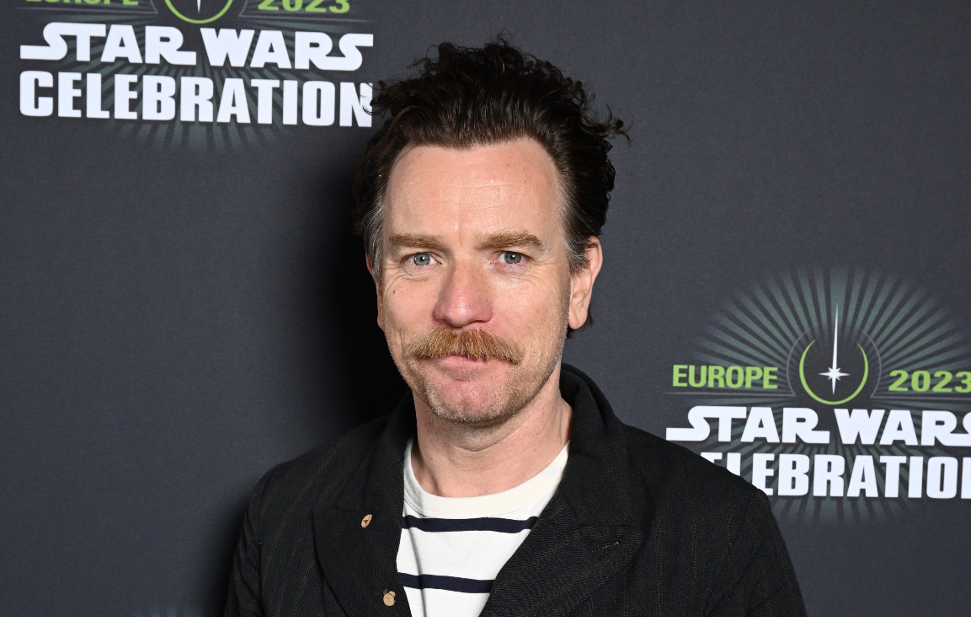 Ewan McGregor enseñó a sus hijos la escena del váter de 'Trainspotting' "sólo para reírse"