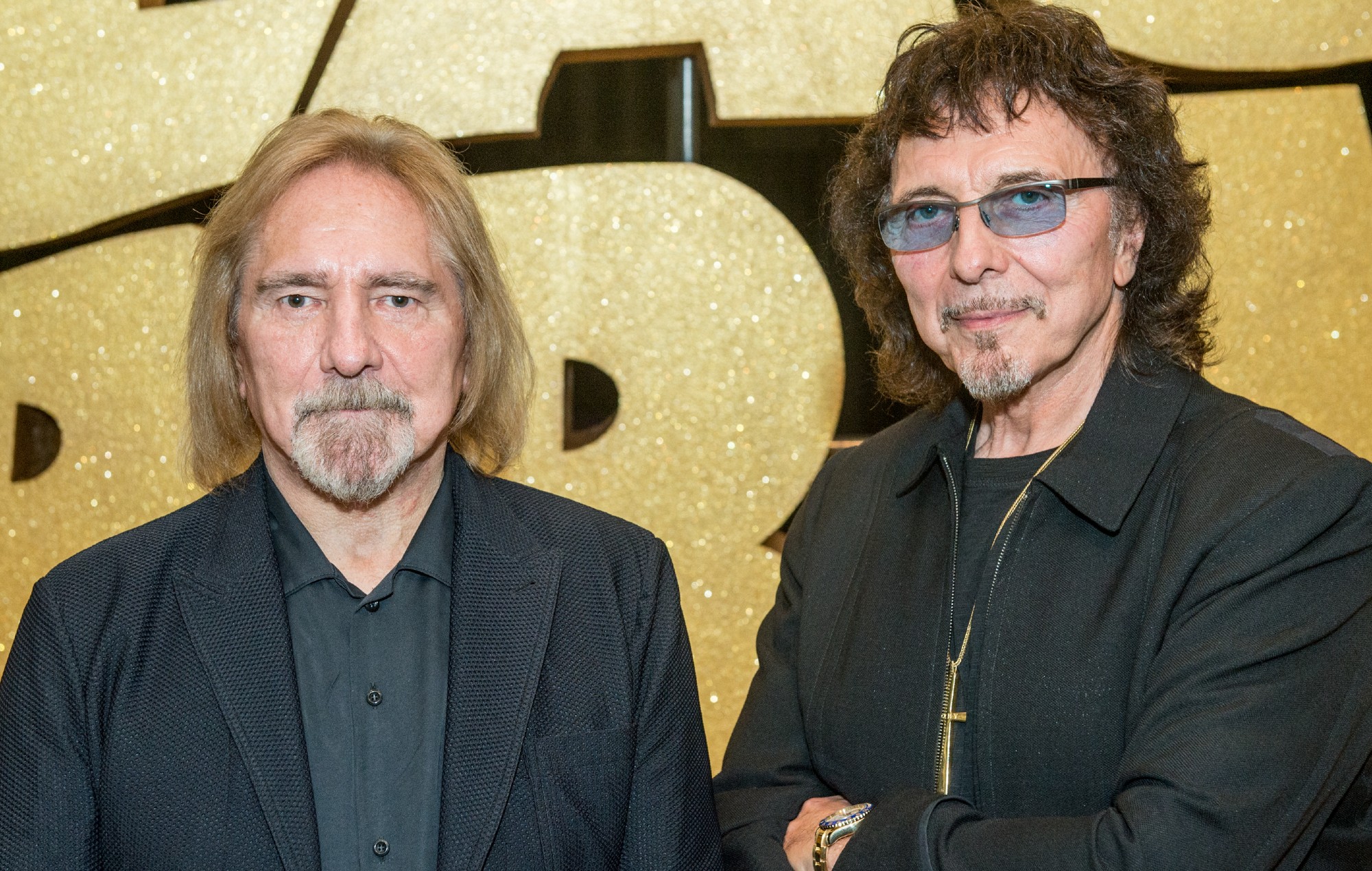 Geezer Butler de Black Sabbath habla de un "lunático" que intenta "sacrificar" a Tony Iommi