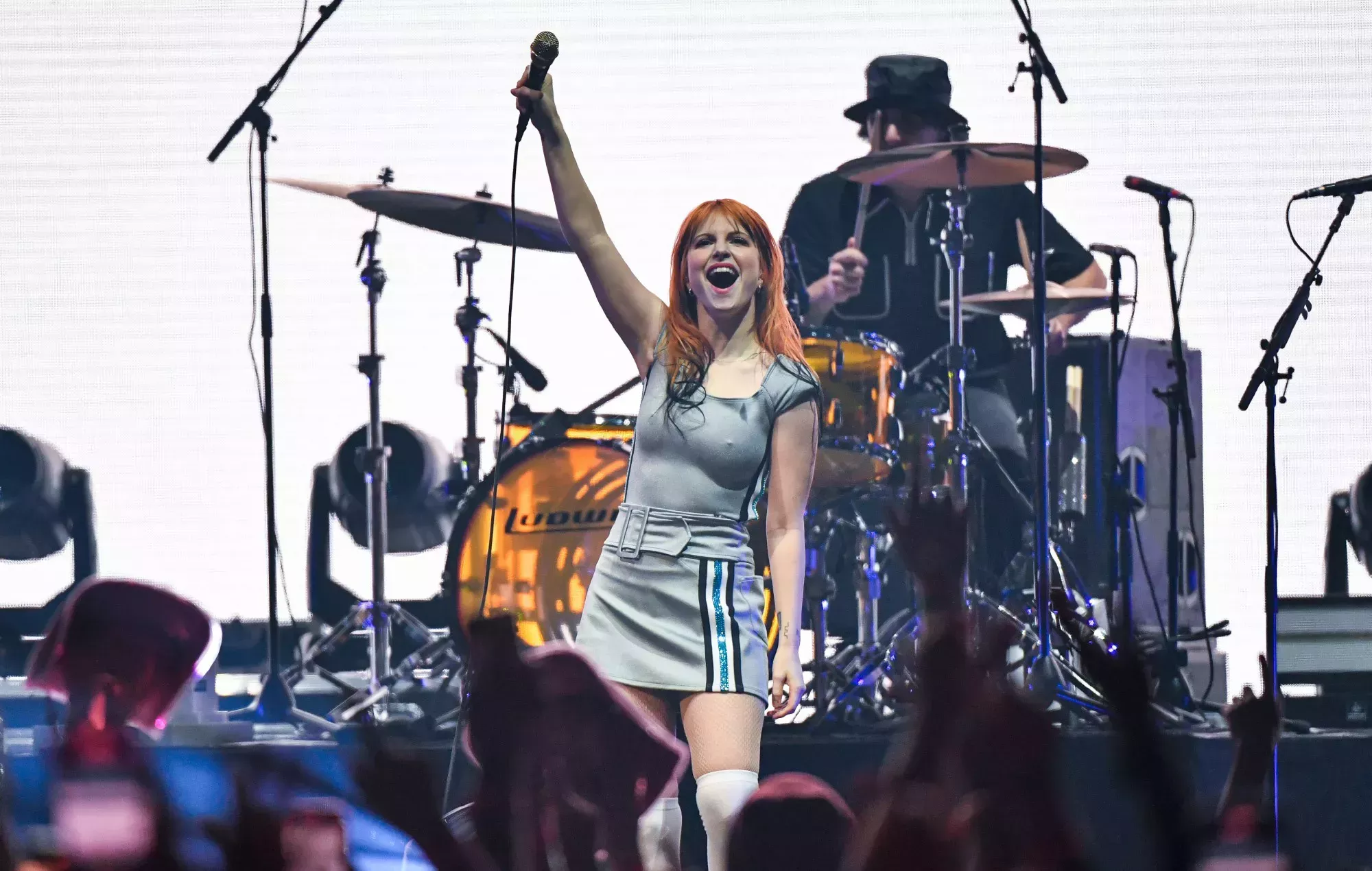 Hayley Williams, de Paramore, comparte un comunicado tras cancelar conciertos: 