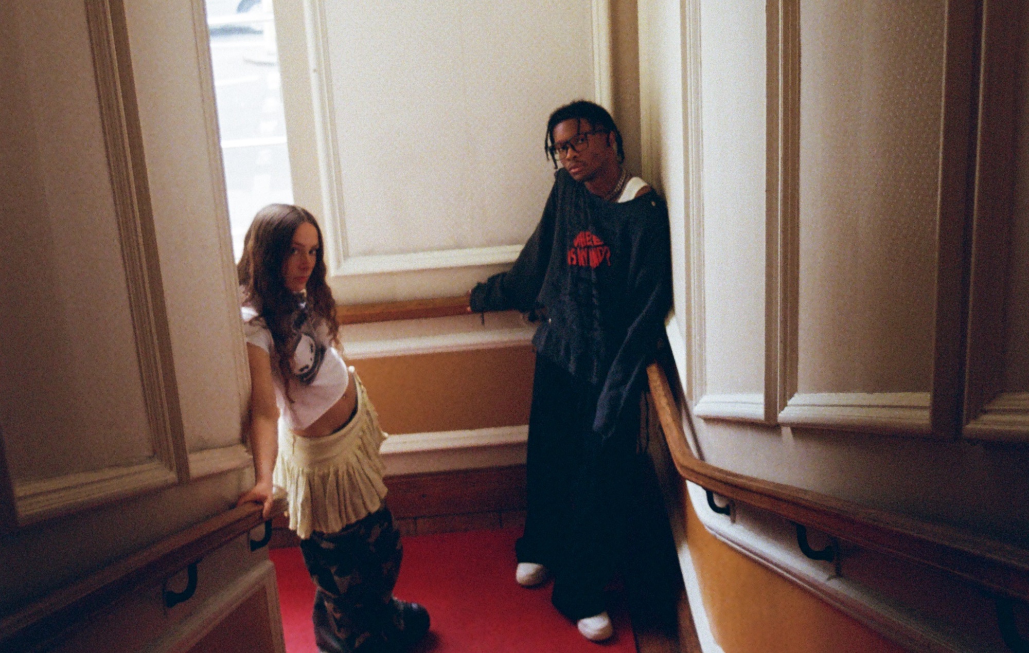 Holly Humberstone y d4vd se unen en el nuevo tema "Superbloodmoon".