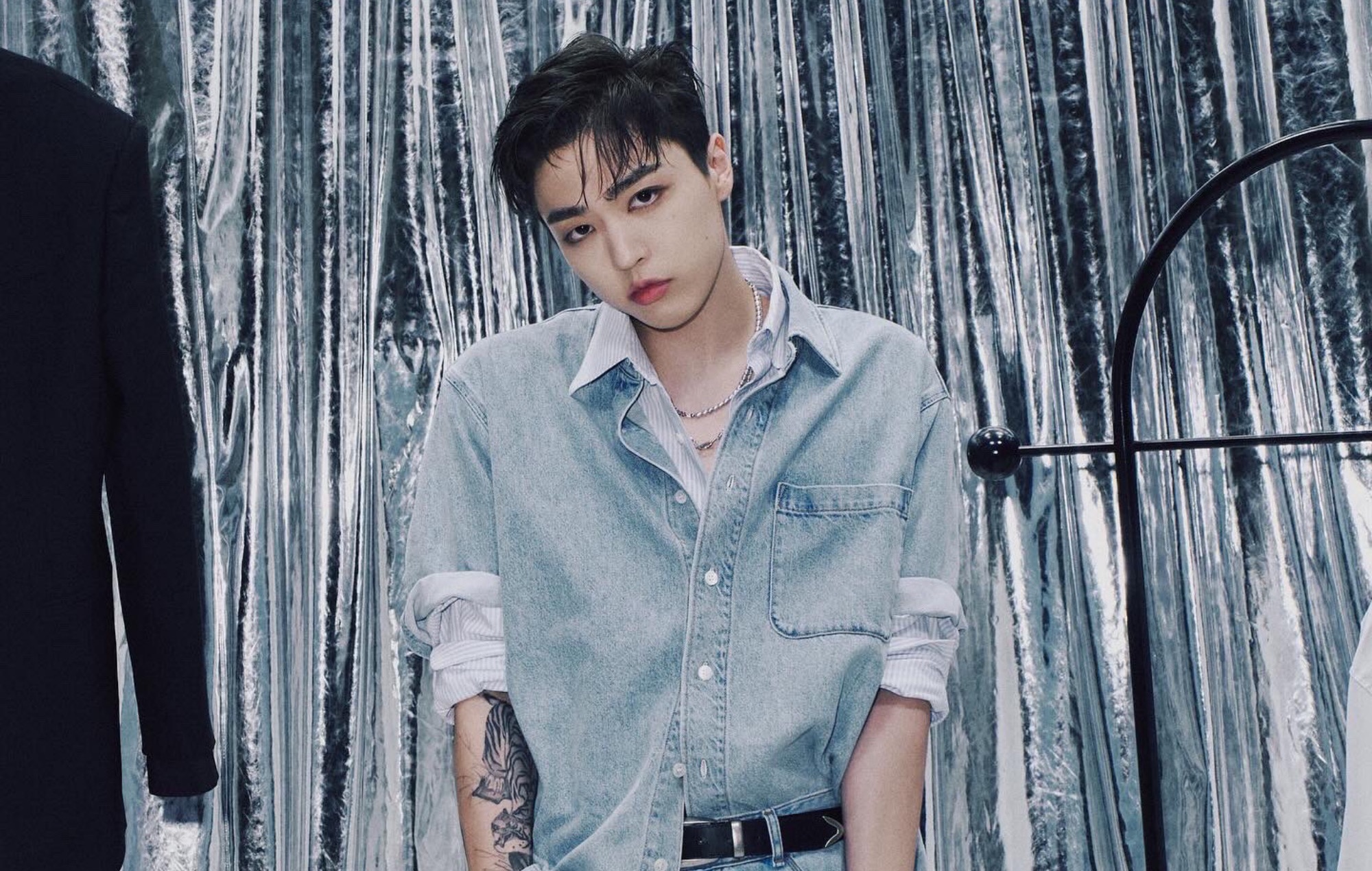 Junny lanza el extravagante videoclip de "Invitation" con Gaeko