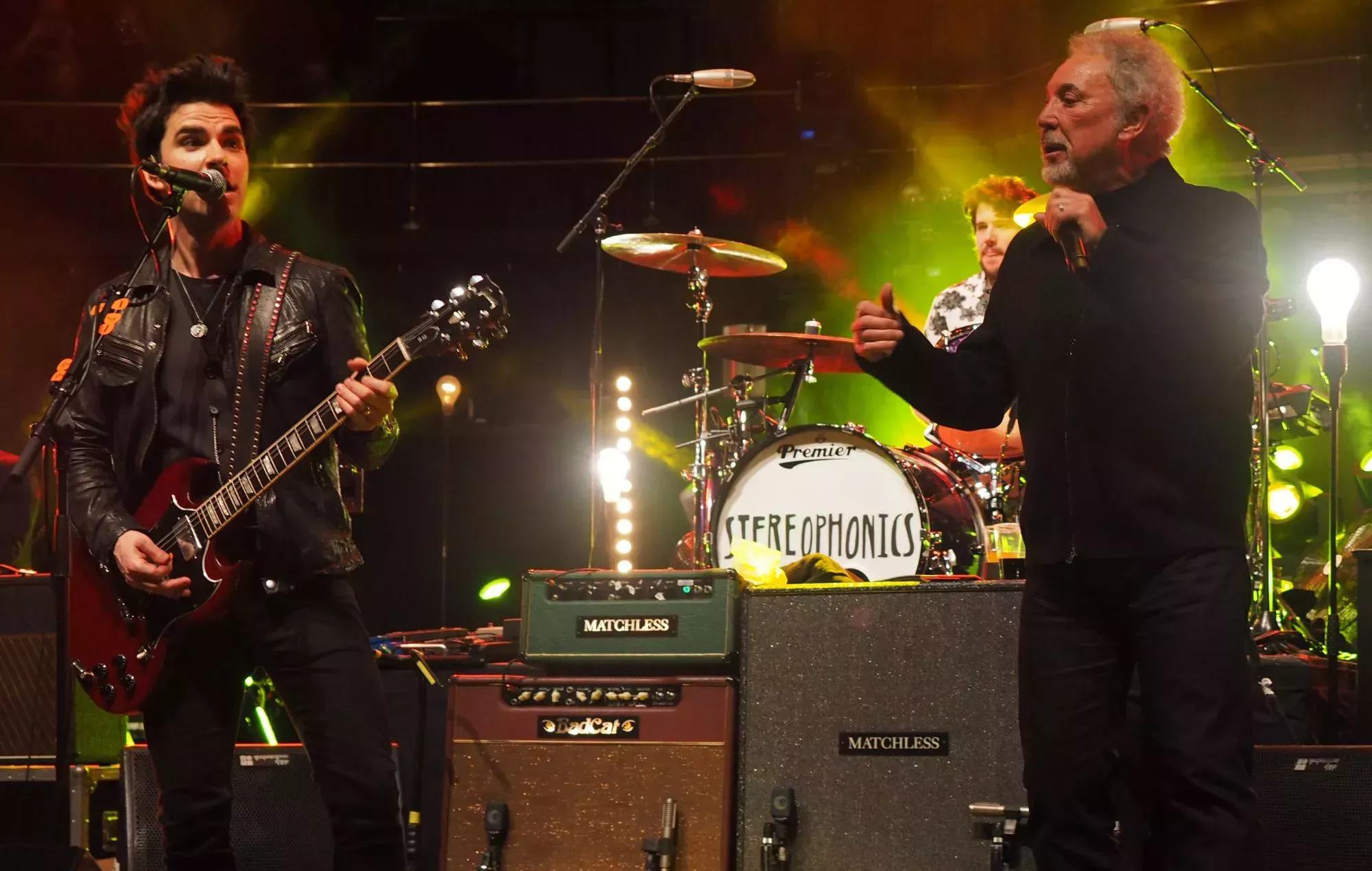 Kelly Jones, vecino de Stereophonics, se quejó una vez del ruido de los discos de Tom Jones, pero era Tom Jones.